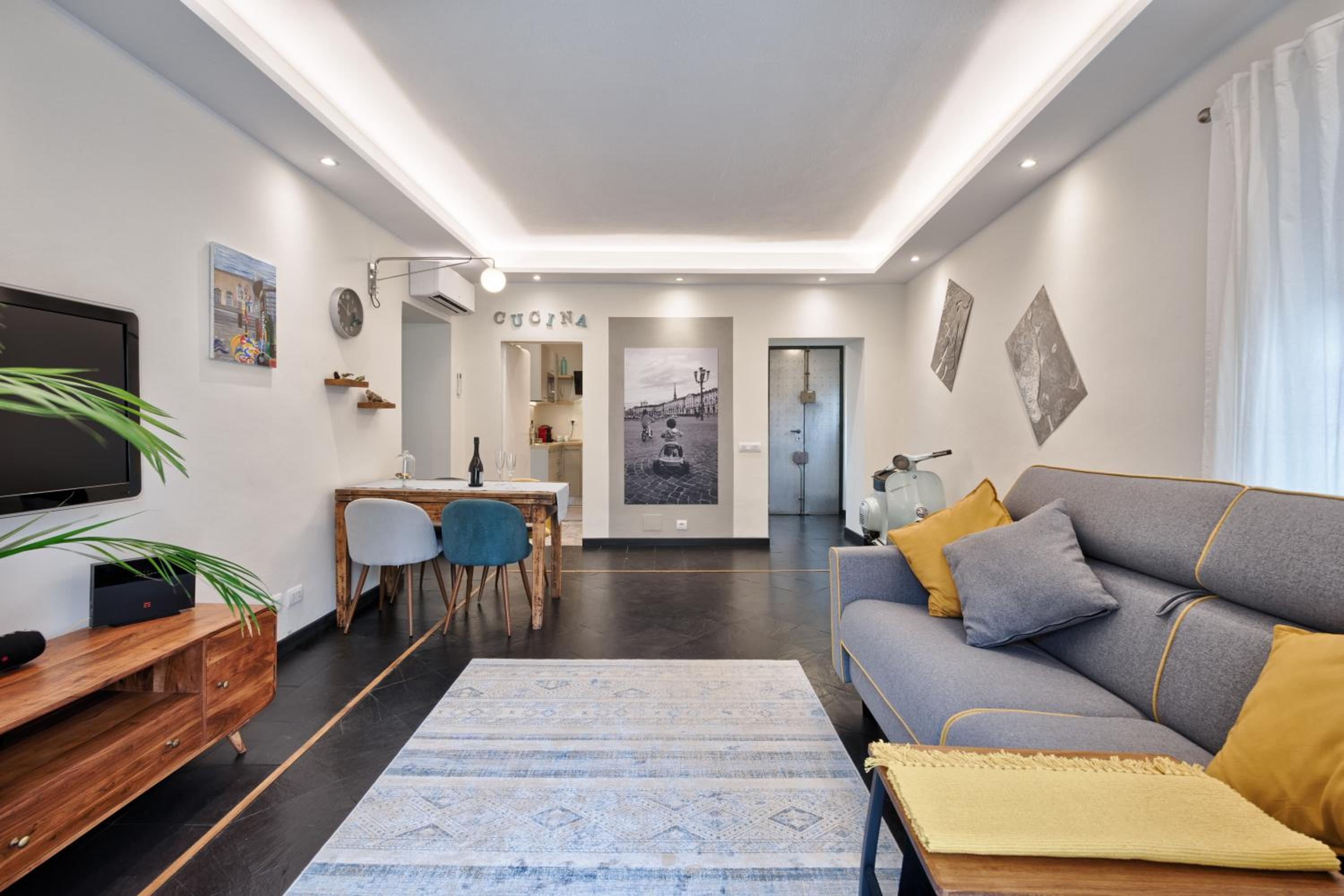 One-Bedroom Apartment - Photo 2