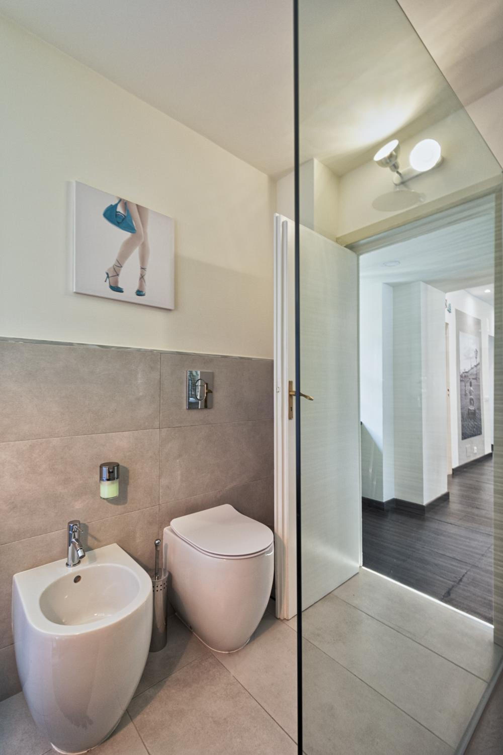 One-Bedroom Apartment - Photo 32