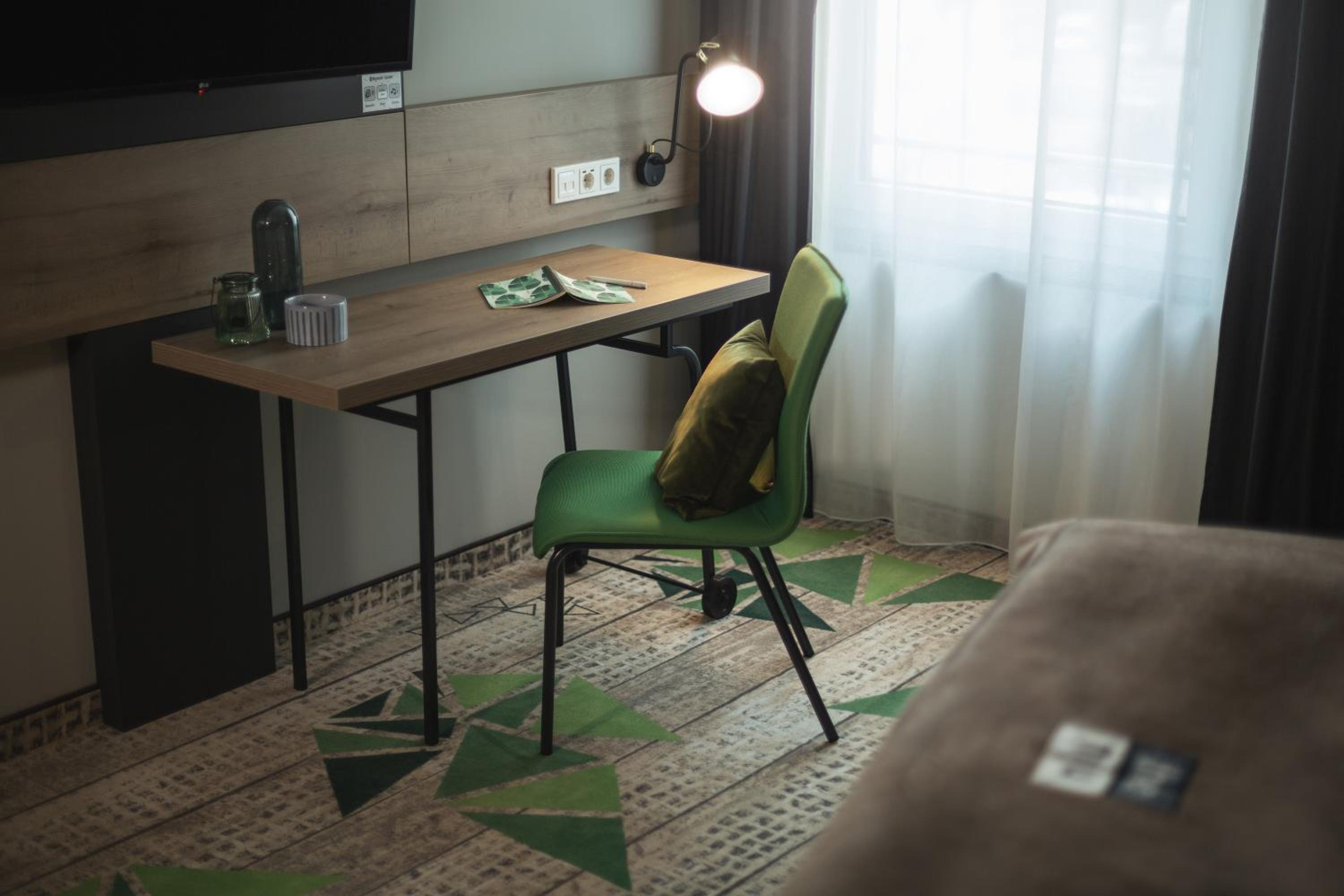 Premium Queen Room - Photo 4