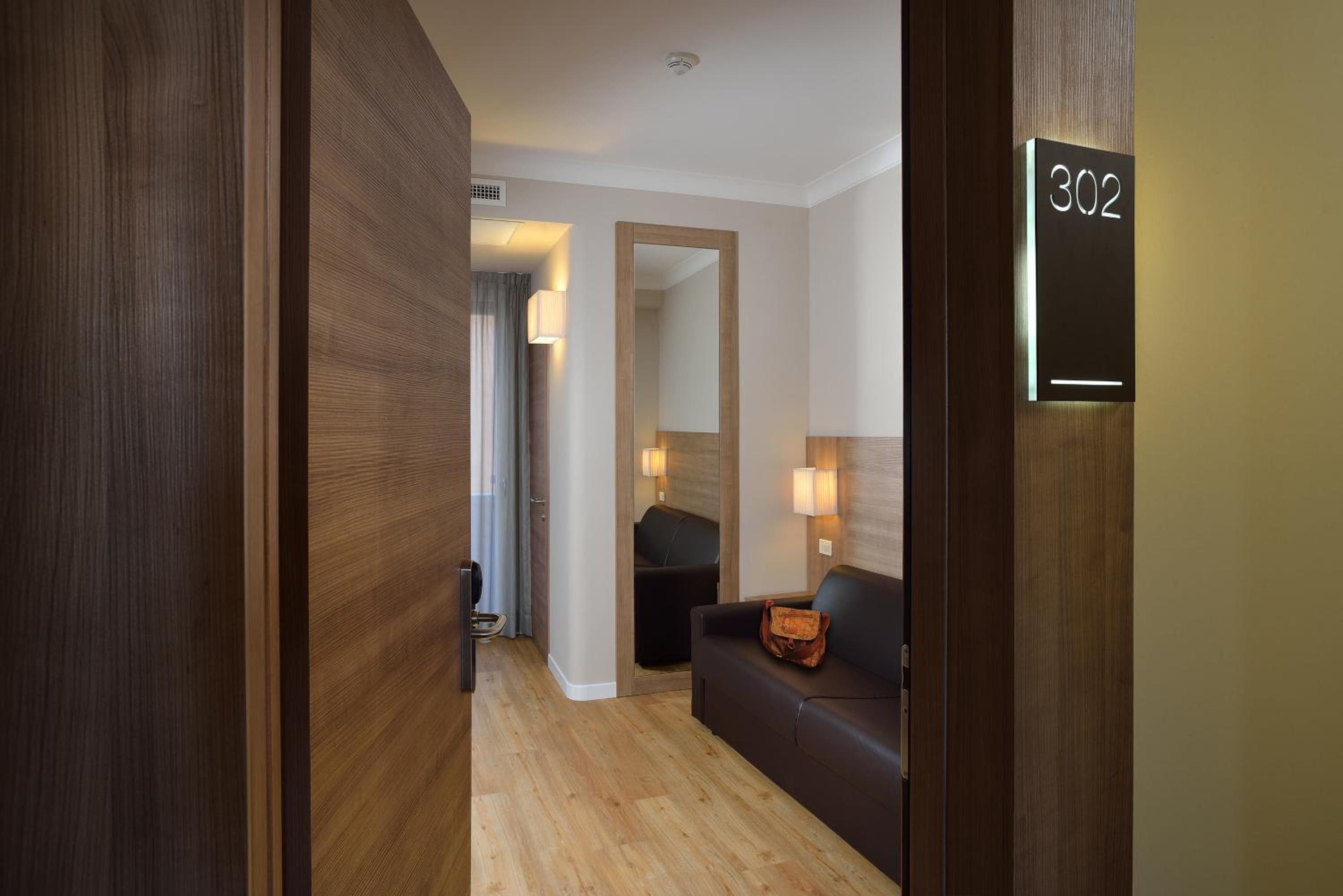 Deluxe Triple Room photo 2