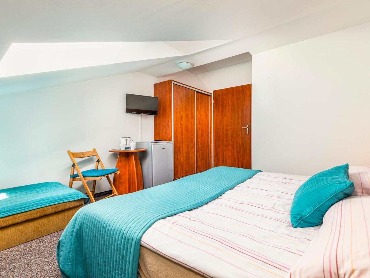 Triple Room - Photo 13