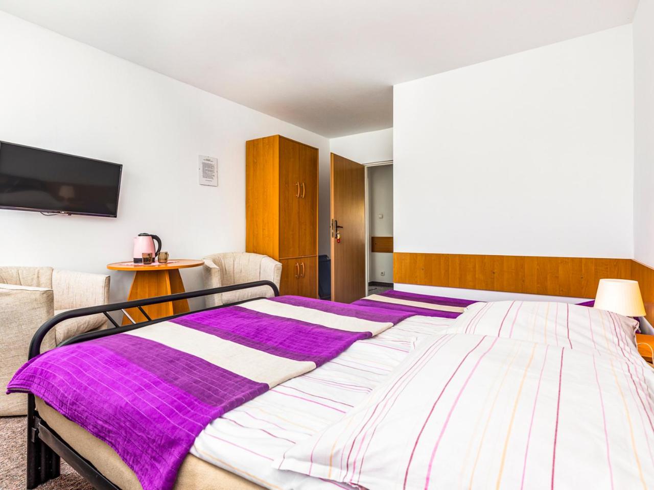 Triple Room - Photo 1