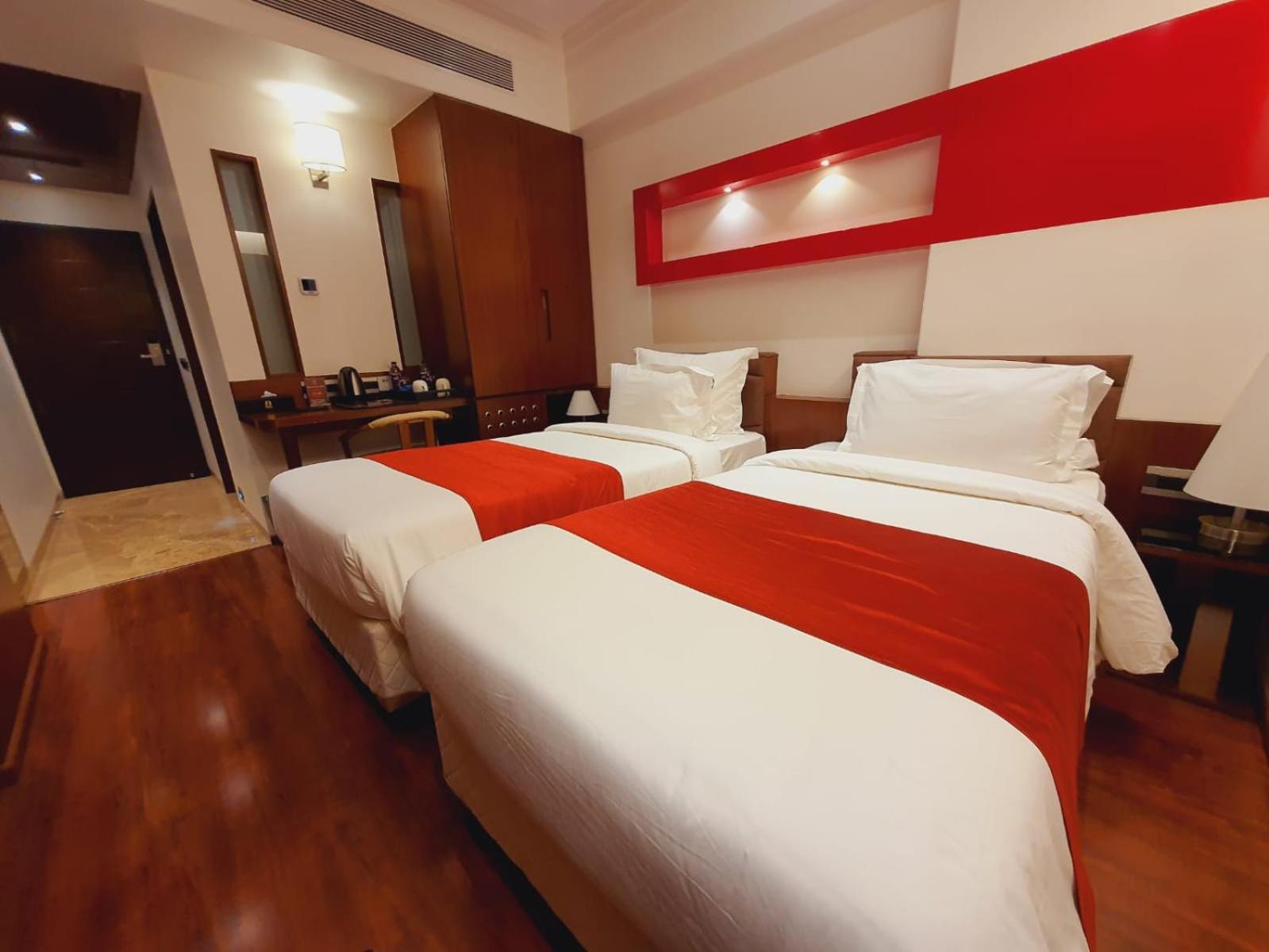 Twin Room - Photo 5