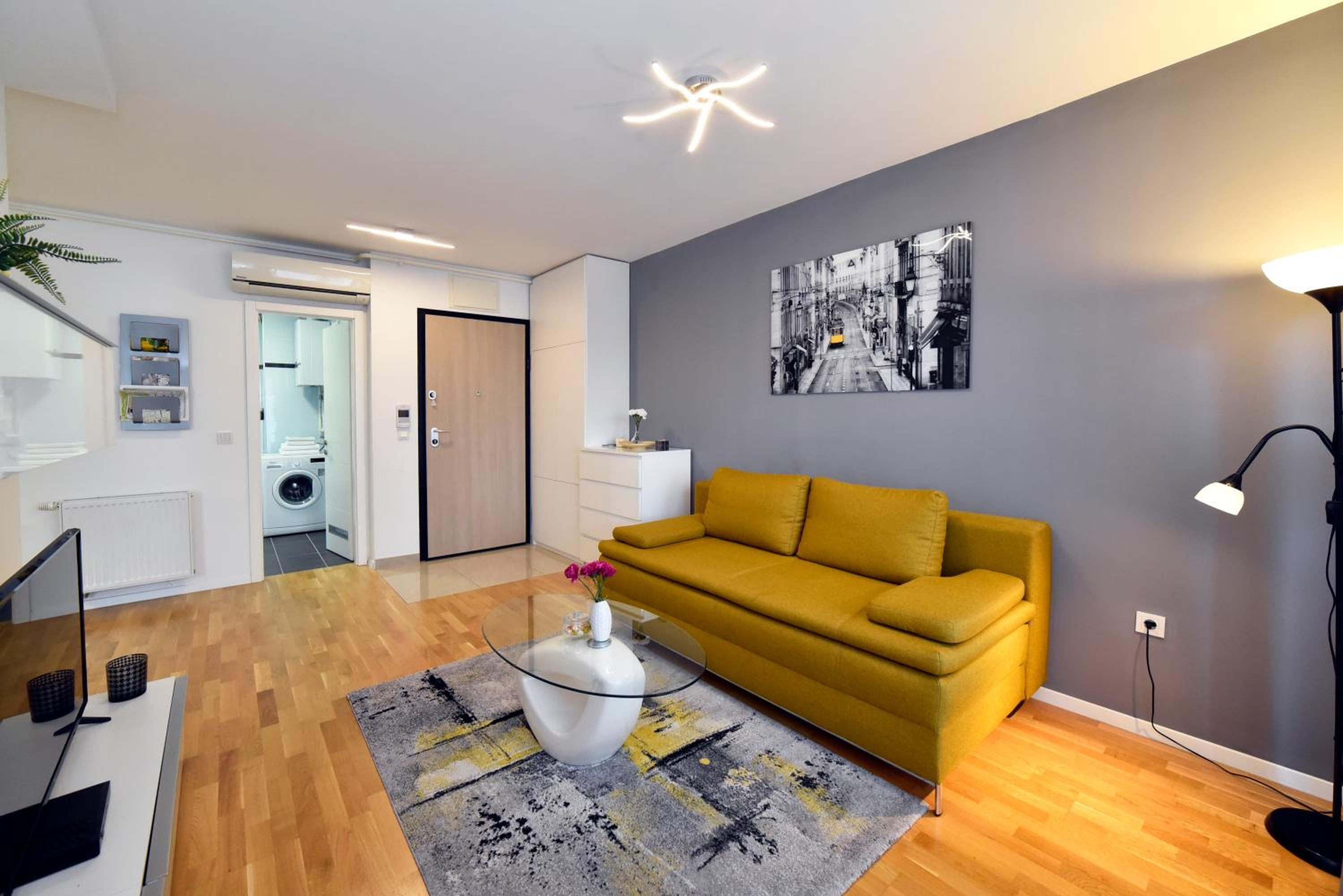 One-Bedroom Apartment