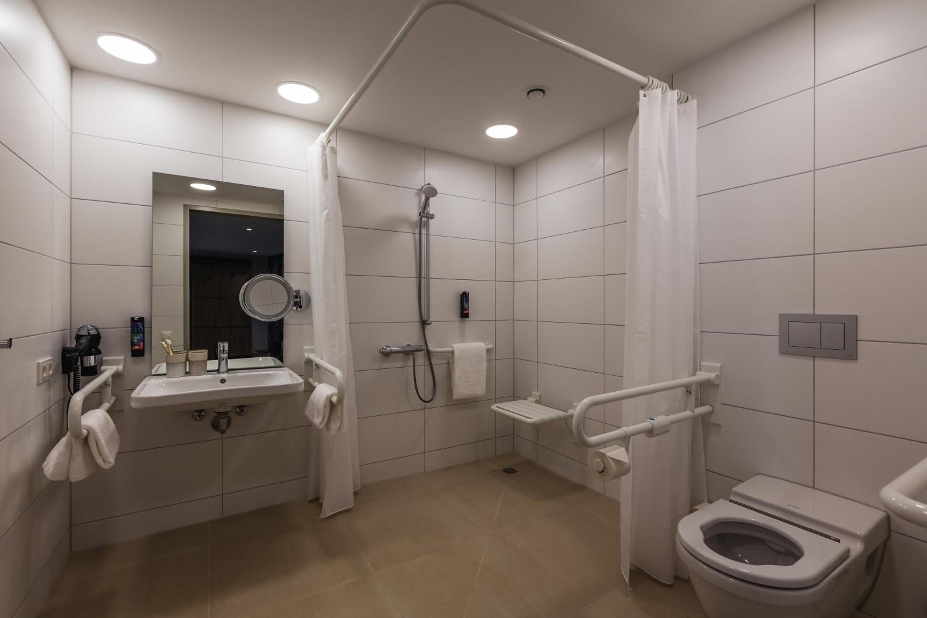 Premium Queen Room - Photo 6