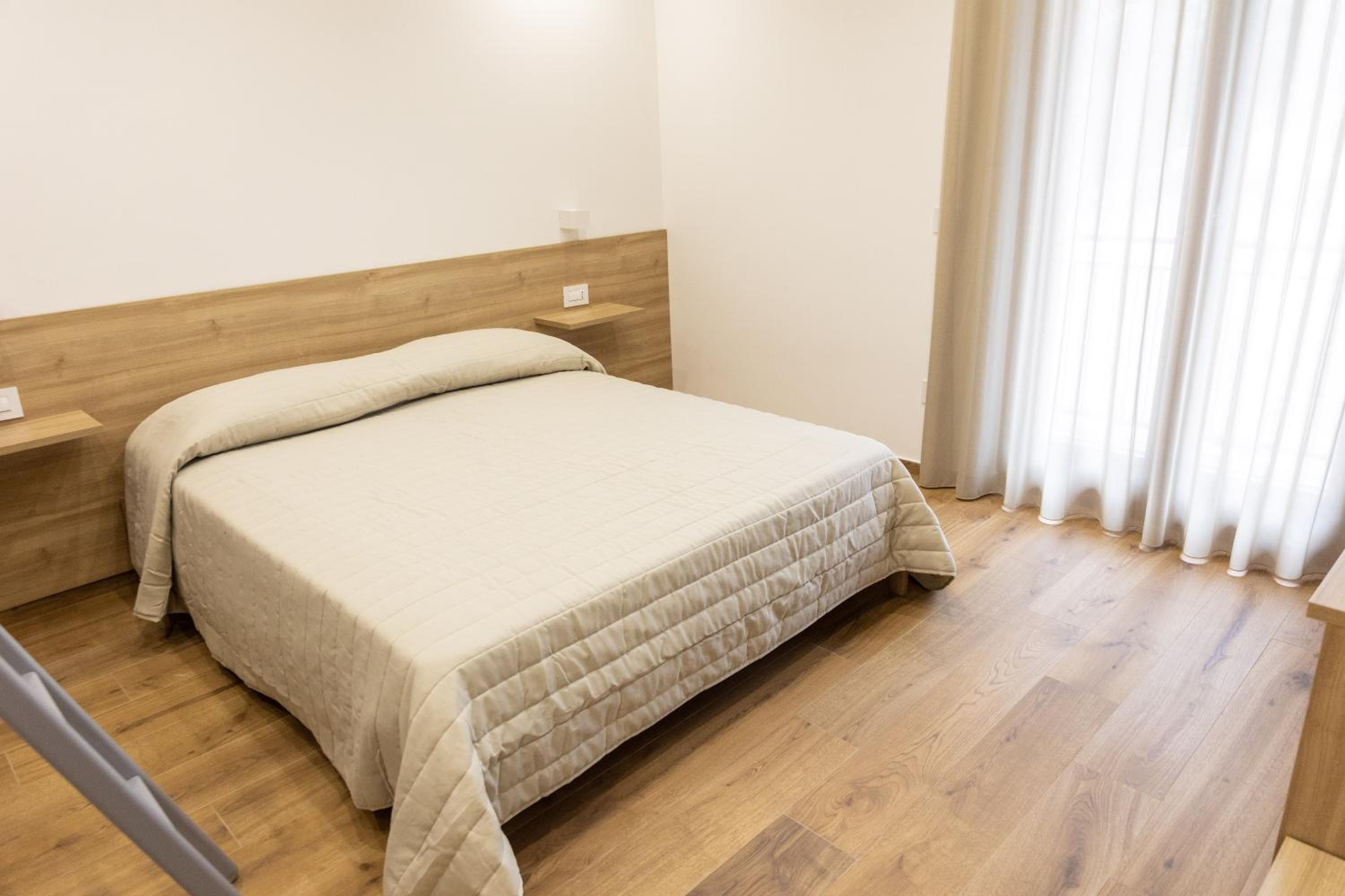 Quadruple Room with Private Bathroom - Photo 5
