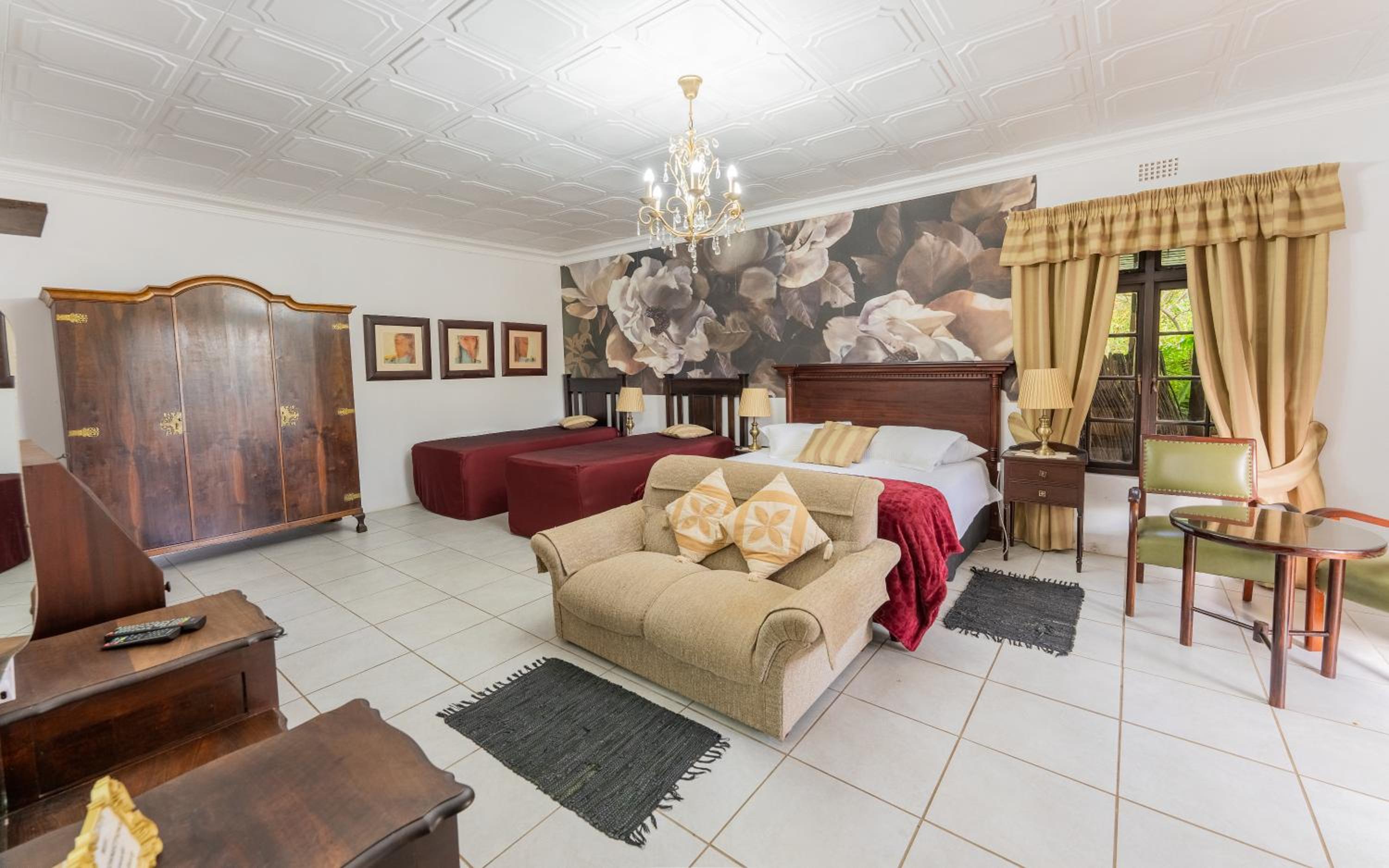 Deluxe Family Suite