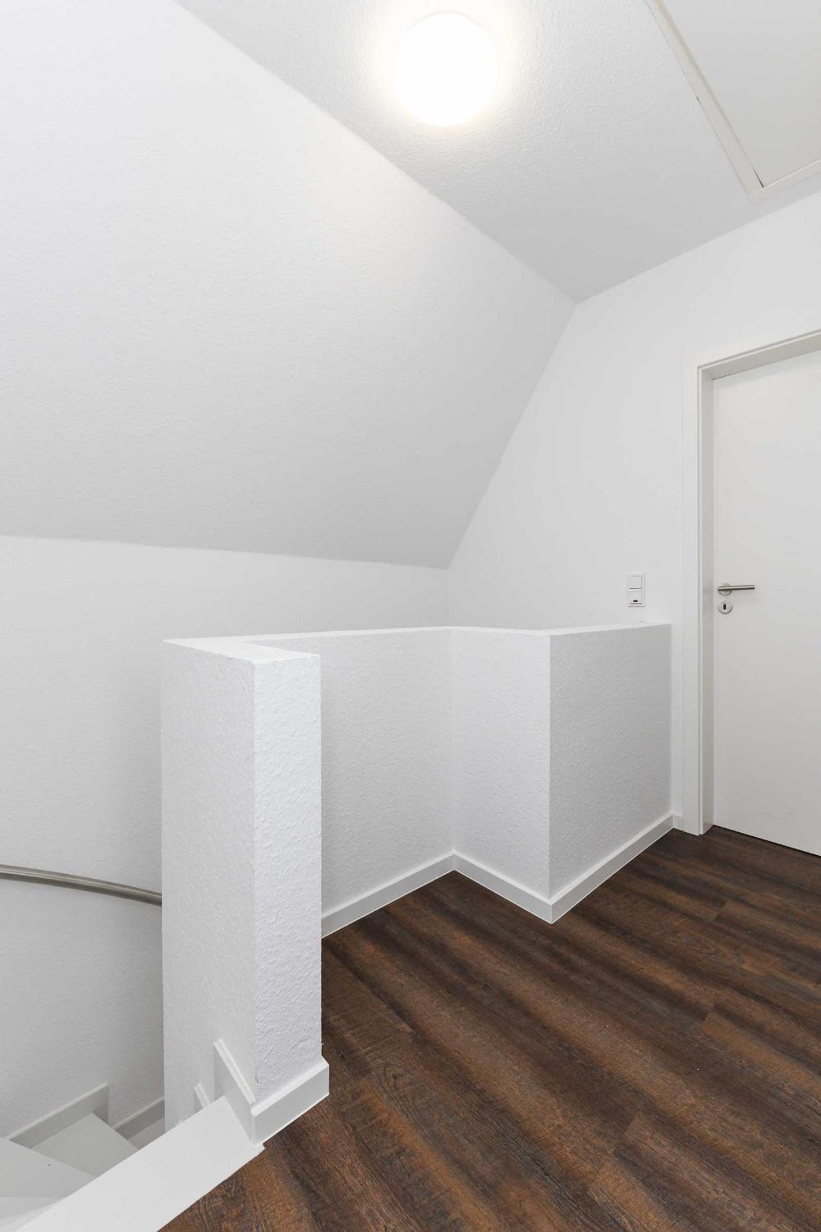 Three-Bedroom House photo 3