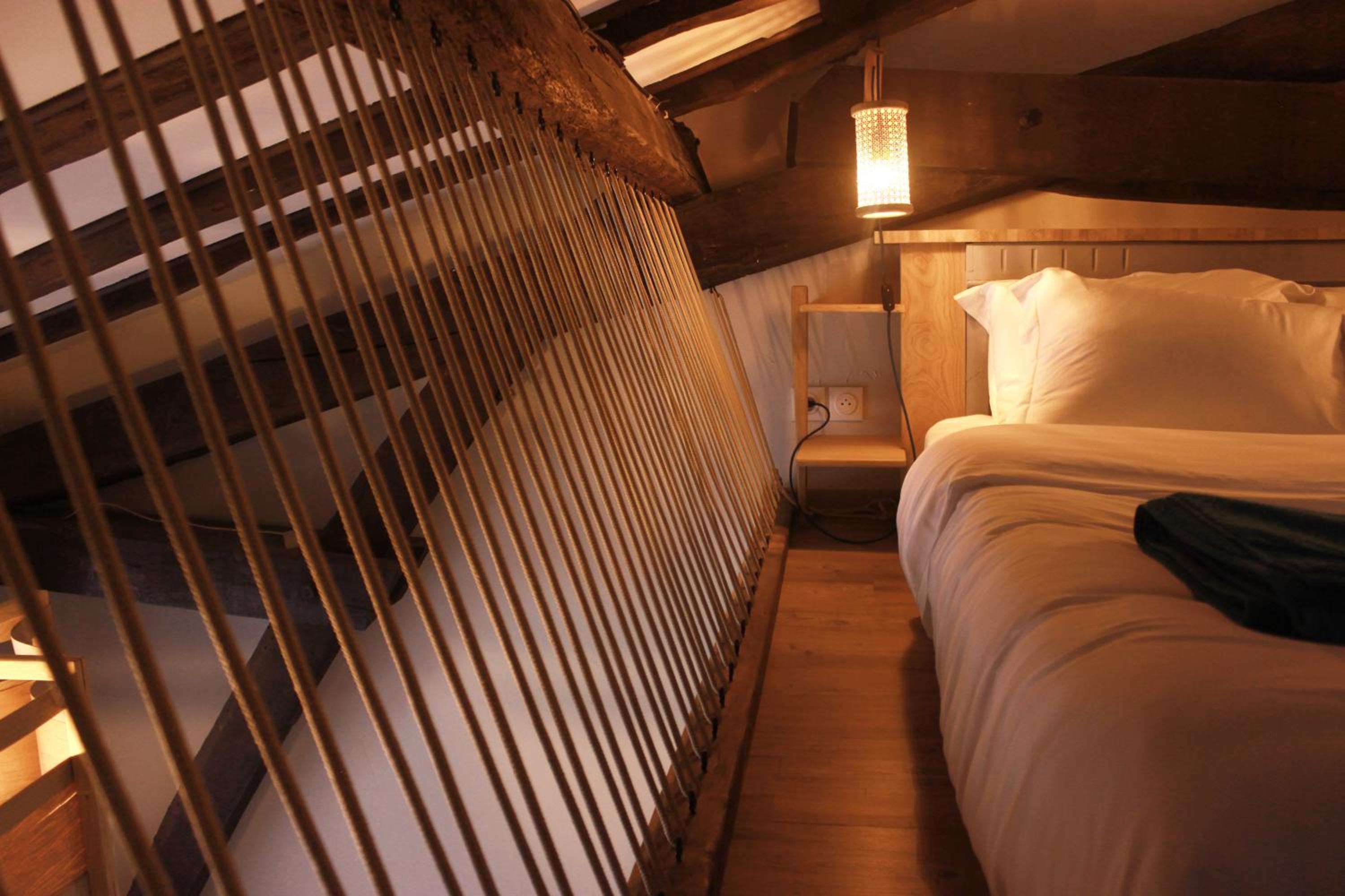 Suite with Balcony - Photo 12