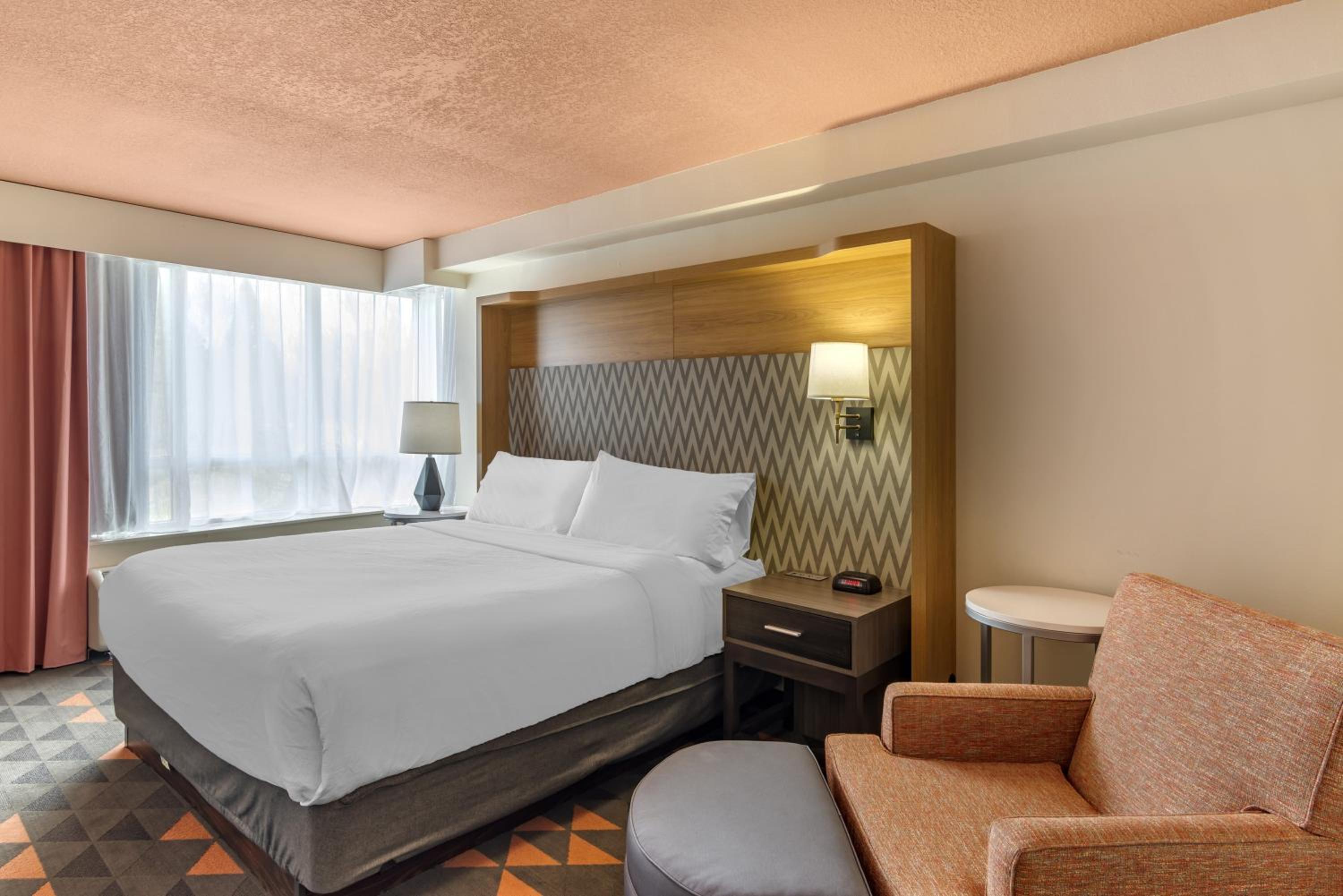 Standard King Room - Photo 3