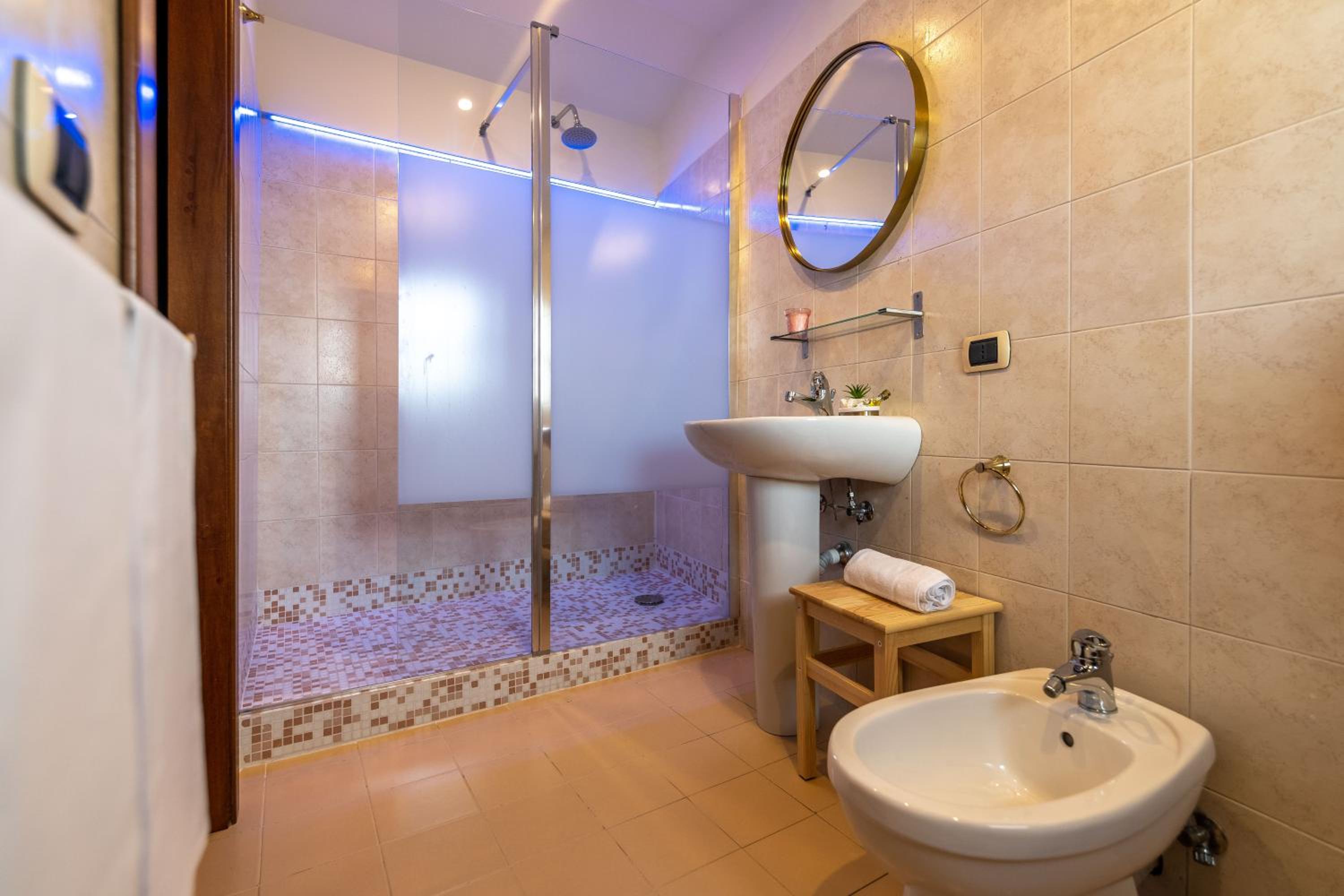 Comfort Triple Room with Balcony - Photo 43