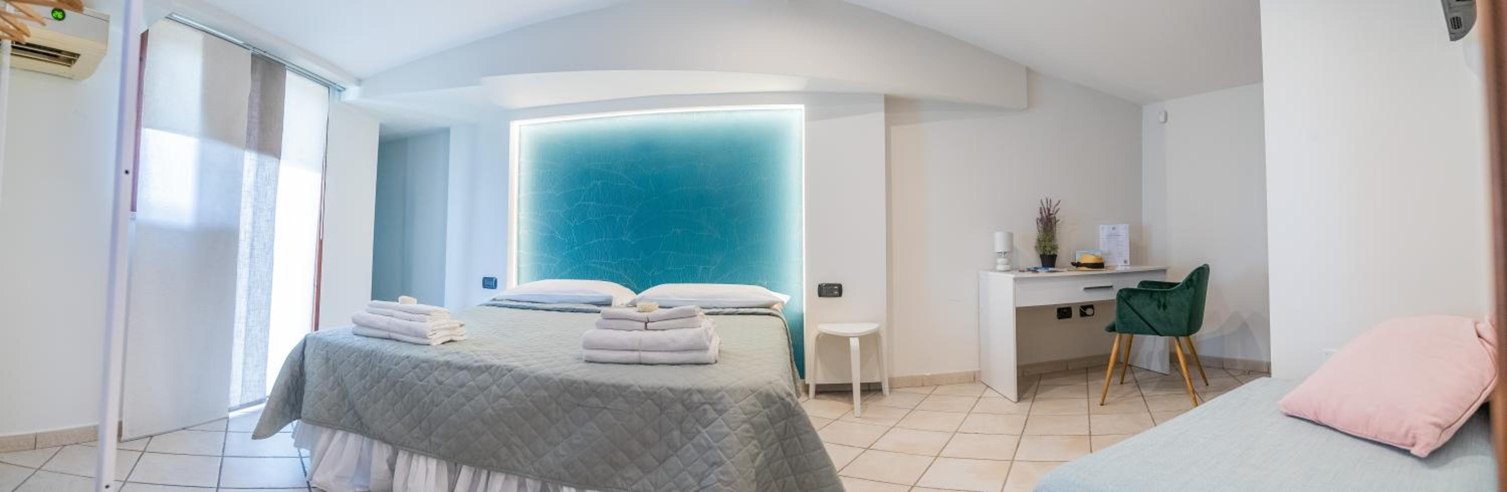 Comfort Triple Room with Balcony - Photo 48