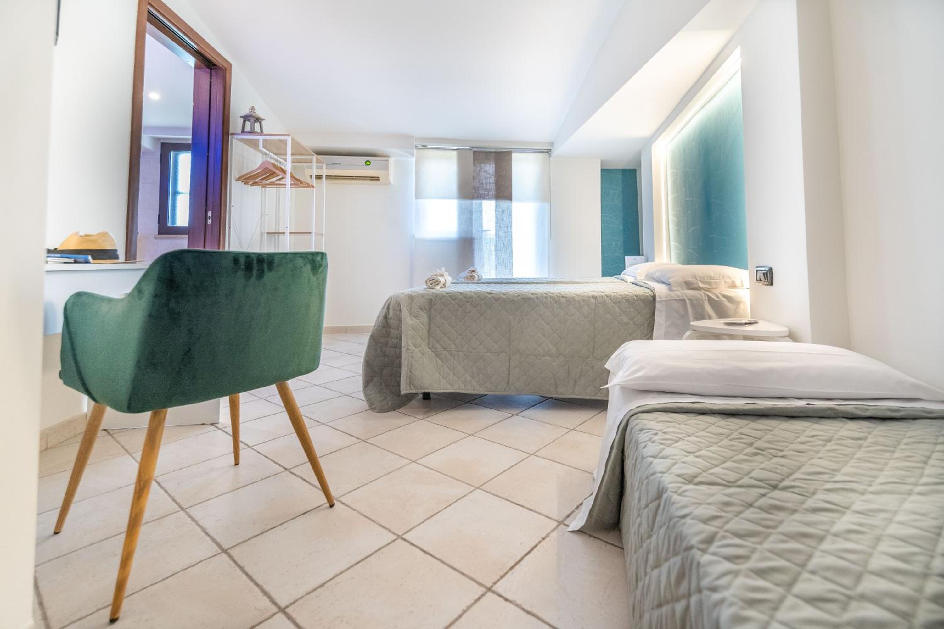 Comfort Triple Room with Balcony - Photo 2