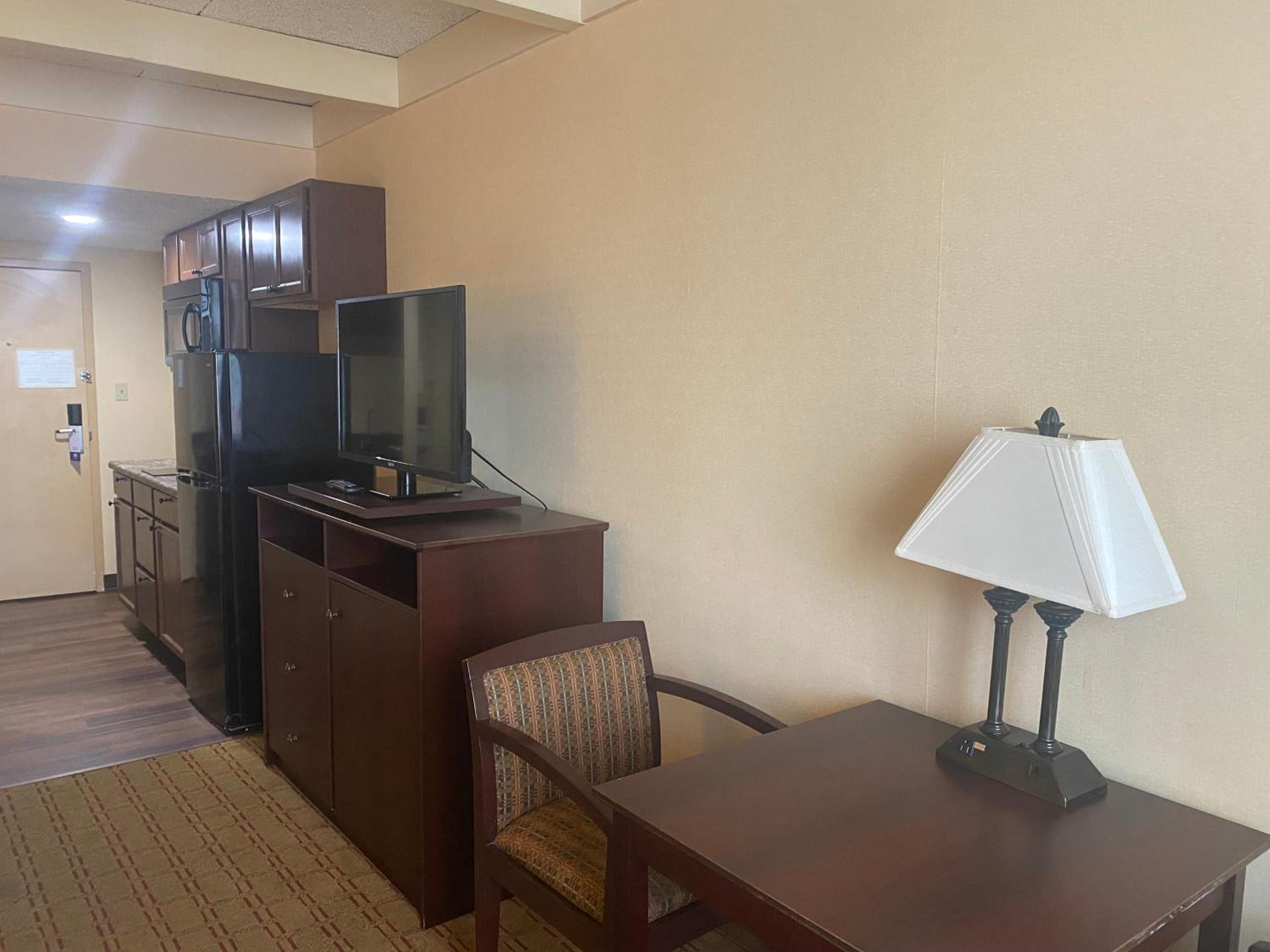 Efficiency Queen Room with Two Queen Beds - Non Smoking