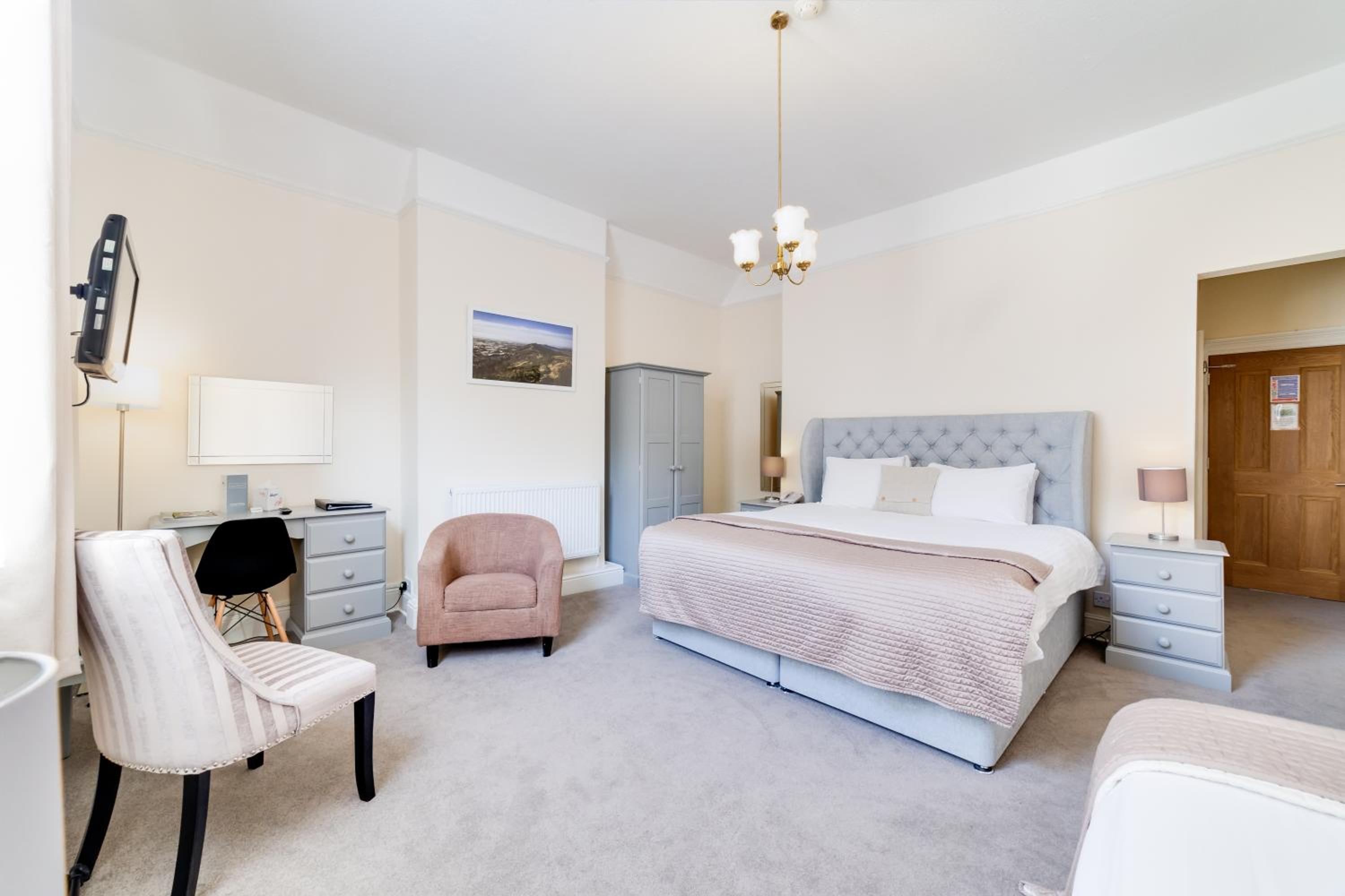 Family Suite - Photo 2