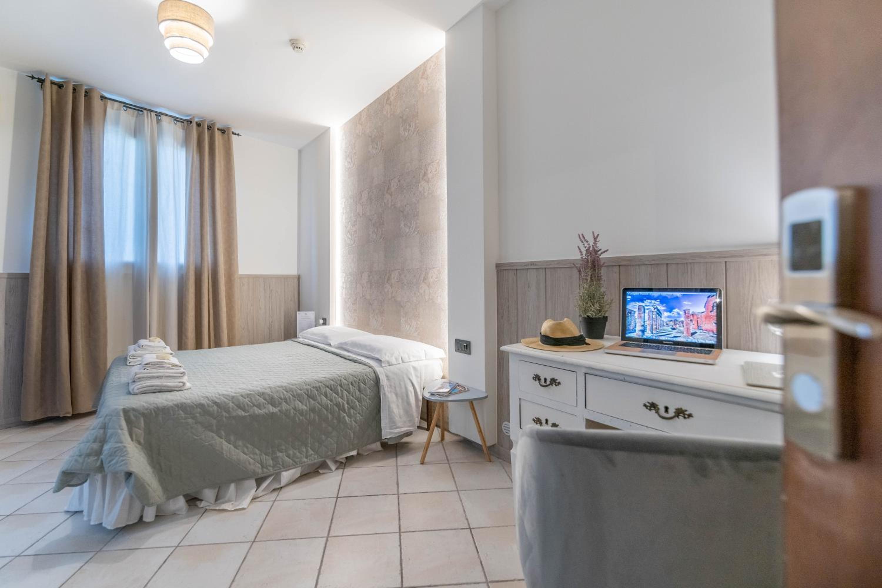 Triple Room with Garden View - Photo 1