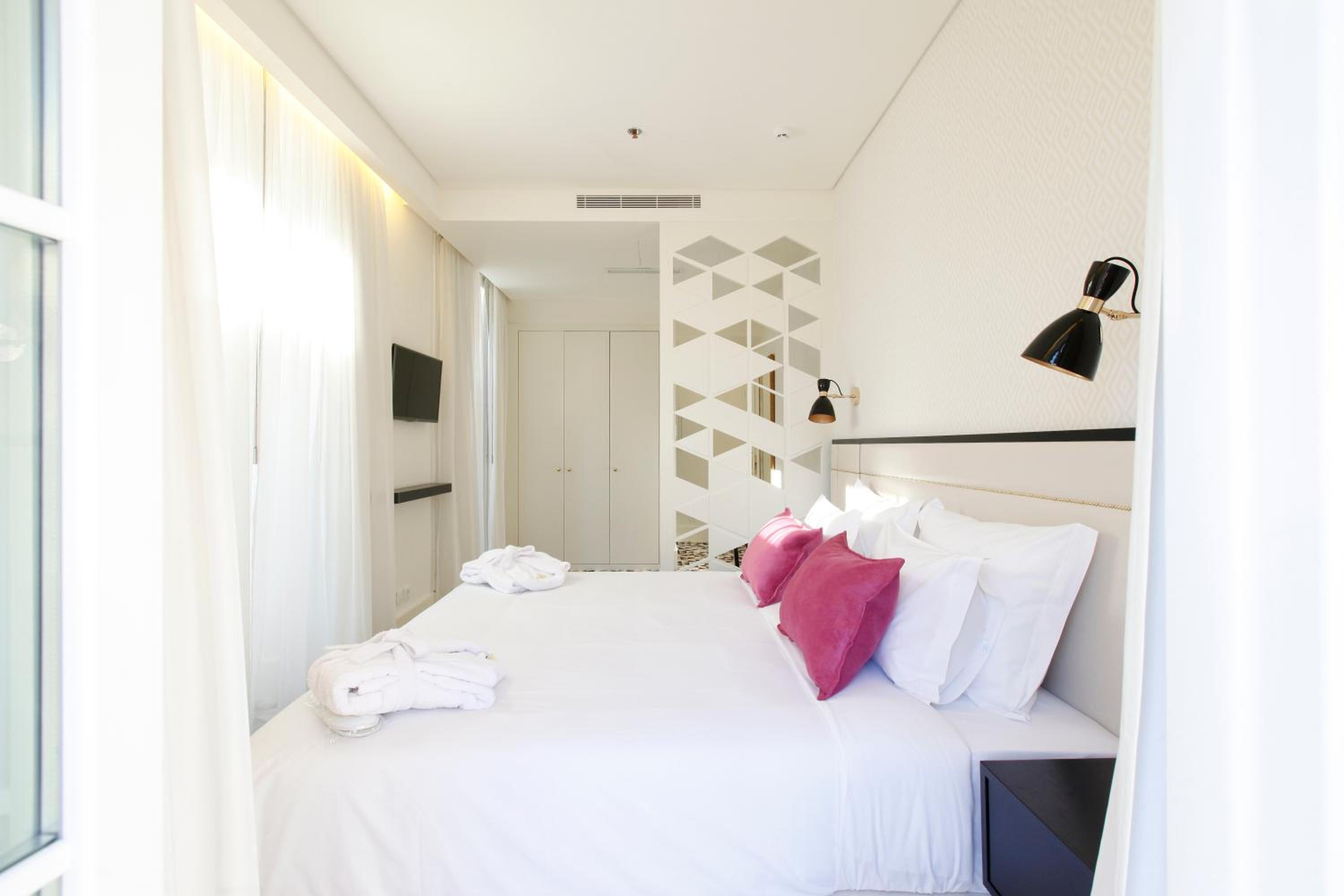 Superior Double Room with Street View