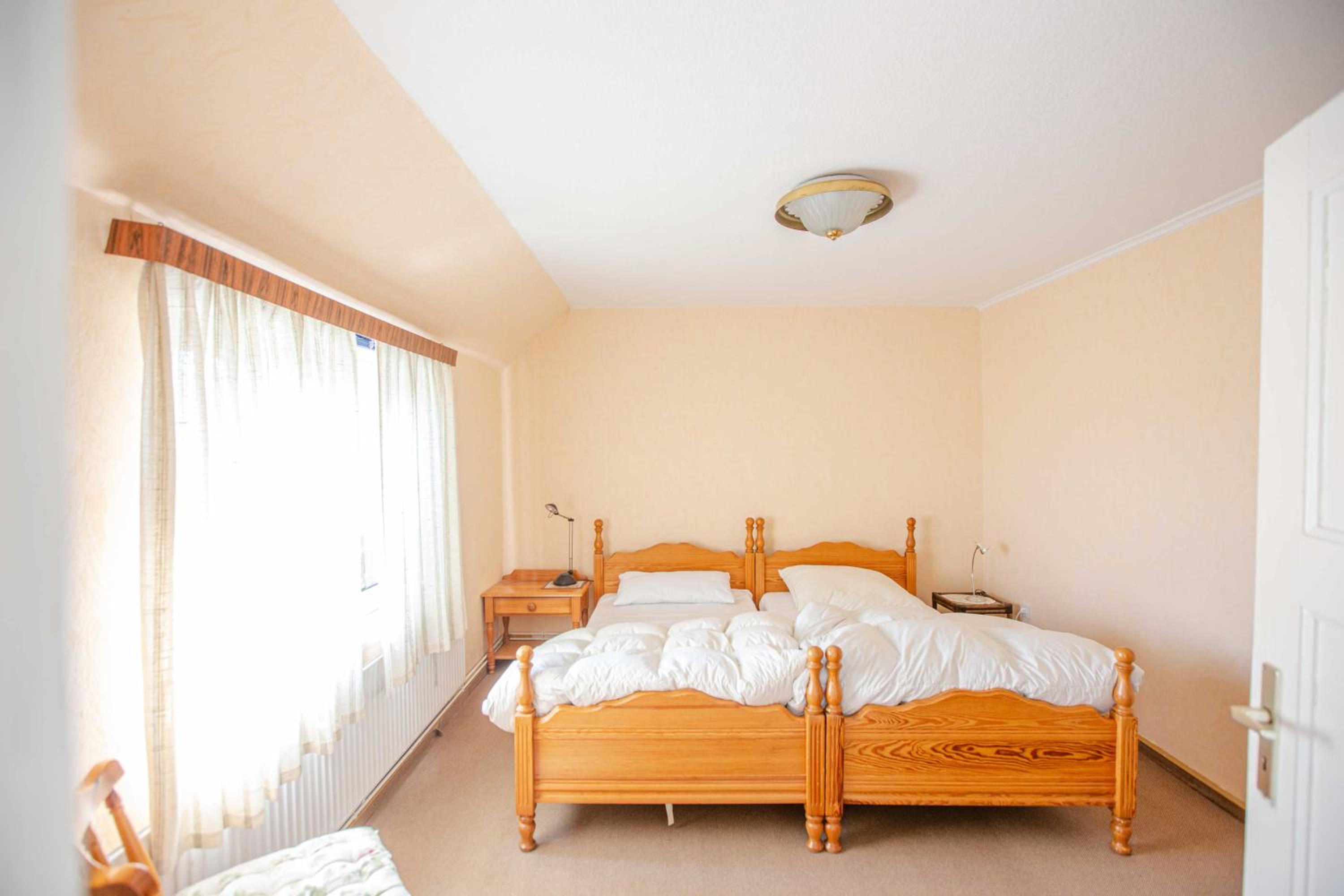 Four-Bedroom House photo 2