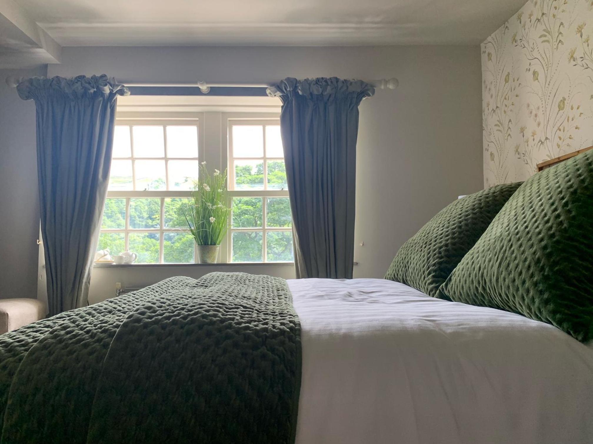 Double Room with Private Bathroom - Photo 8