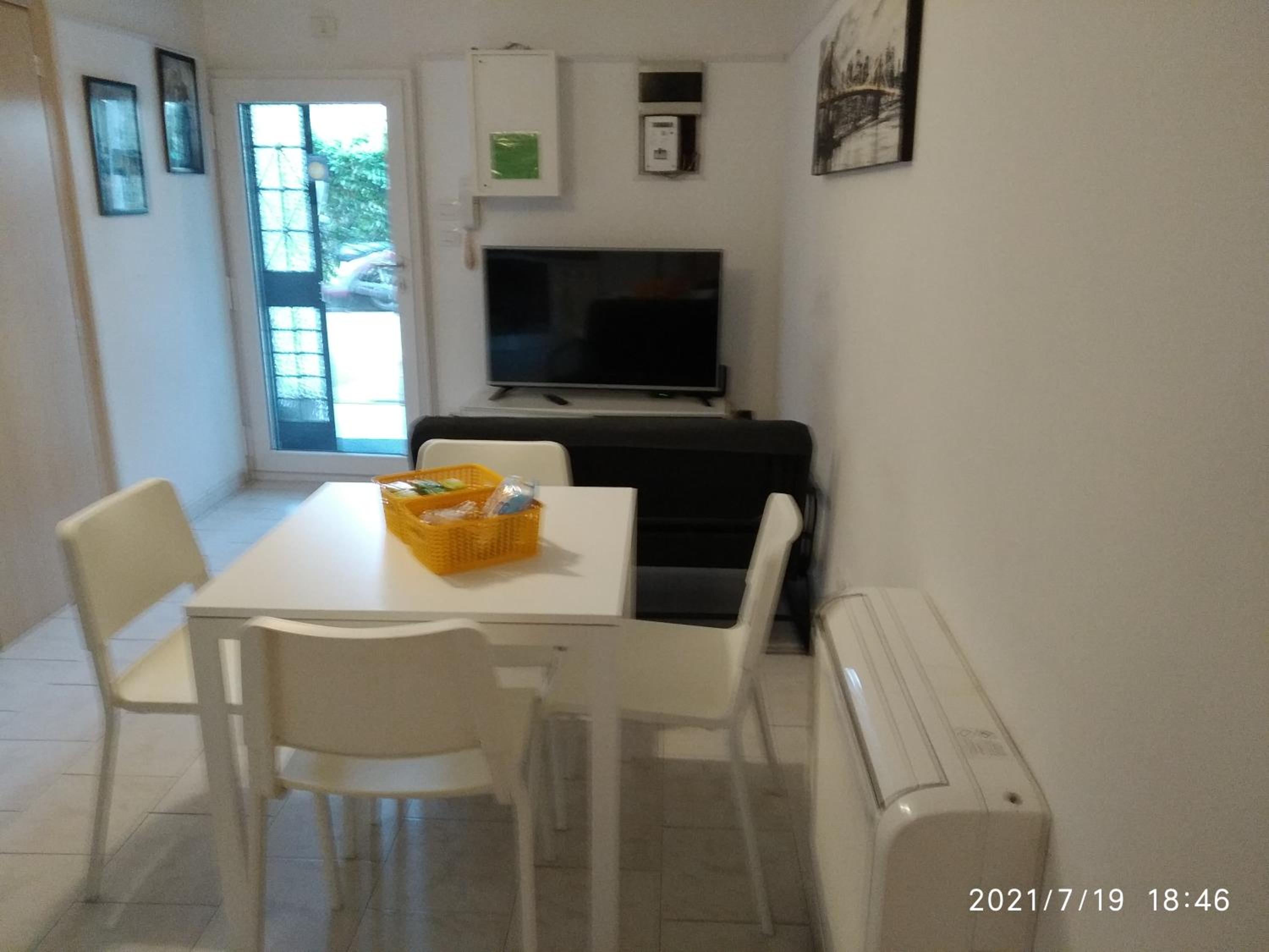 One-Bedroom Apartment - Photo 5