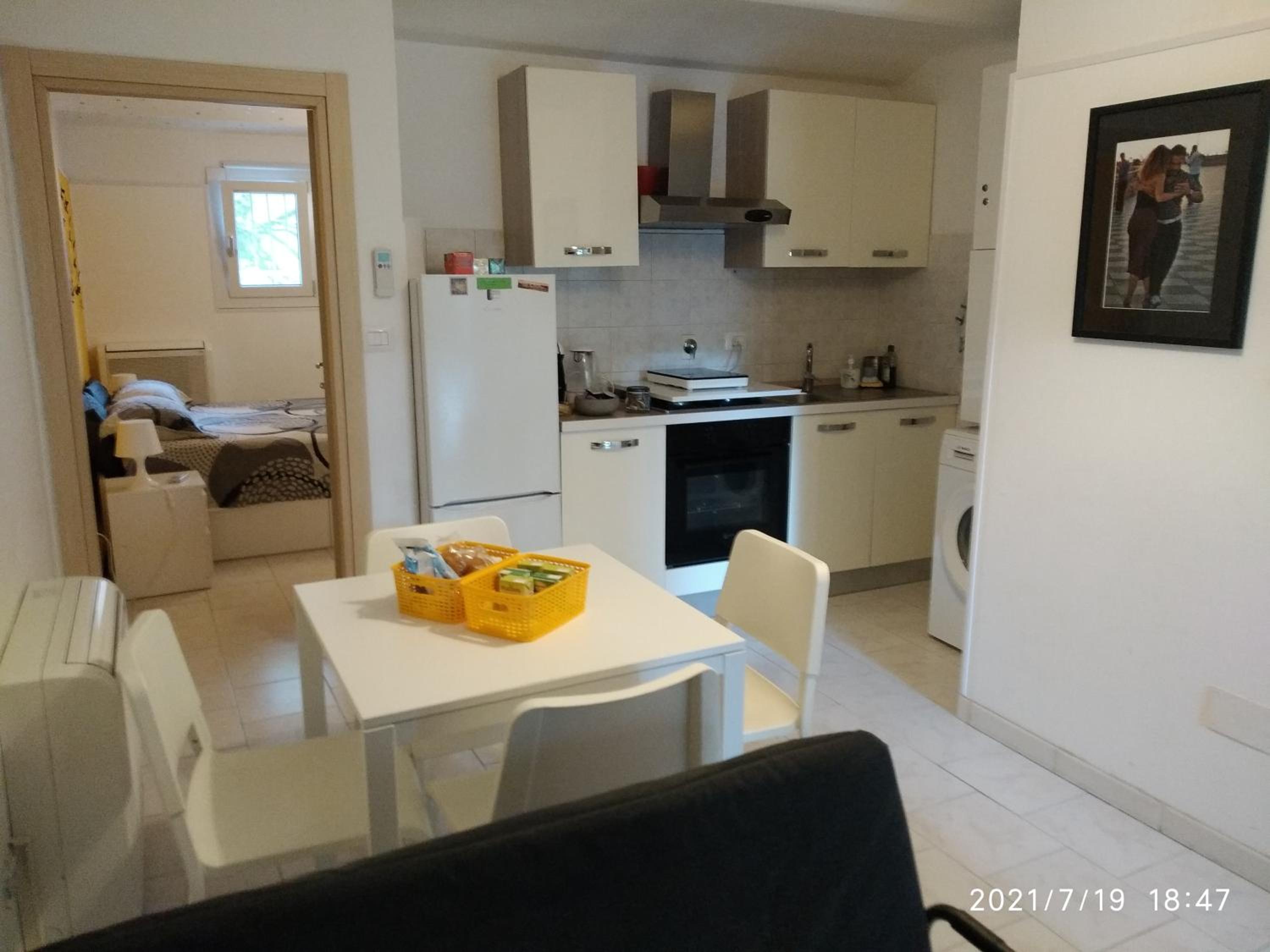 One-Bedroom Apartment - Photo 9