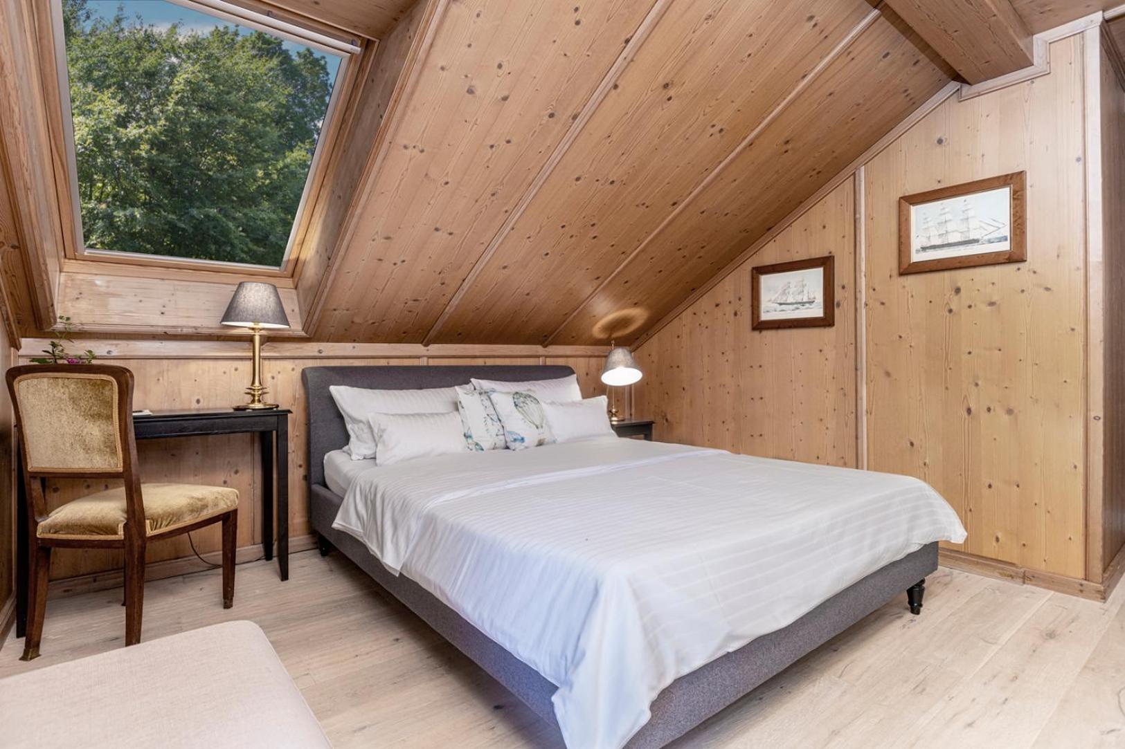 Double Room with Balcony - Photo 1