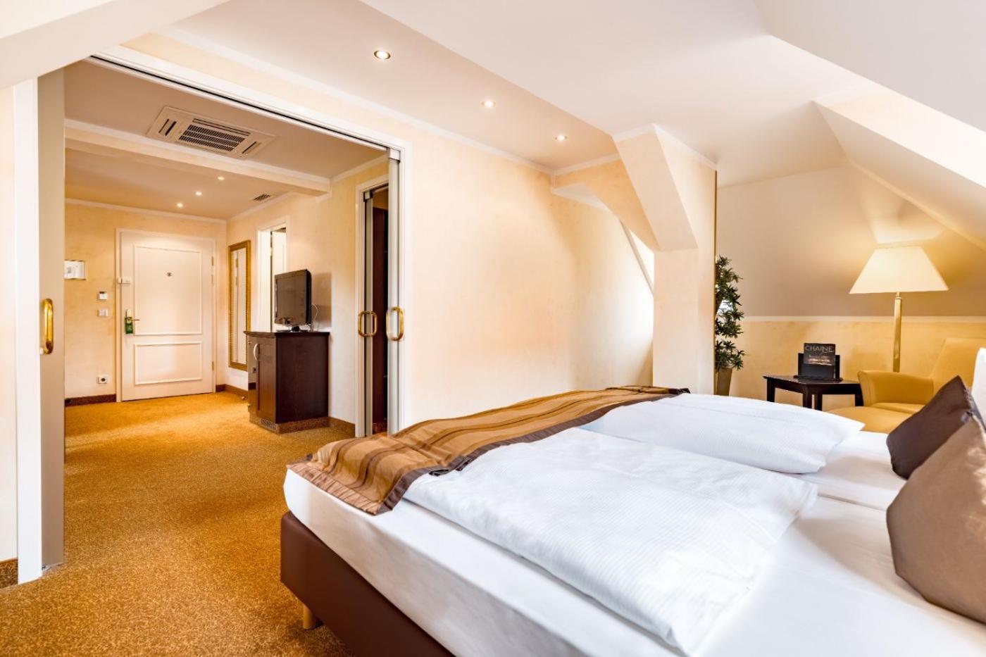 Junior Suite with Garden View