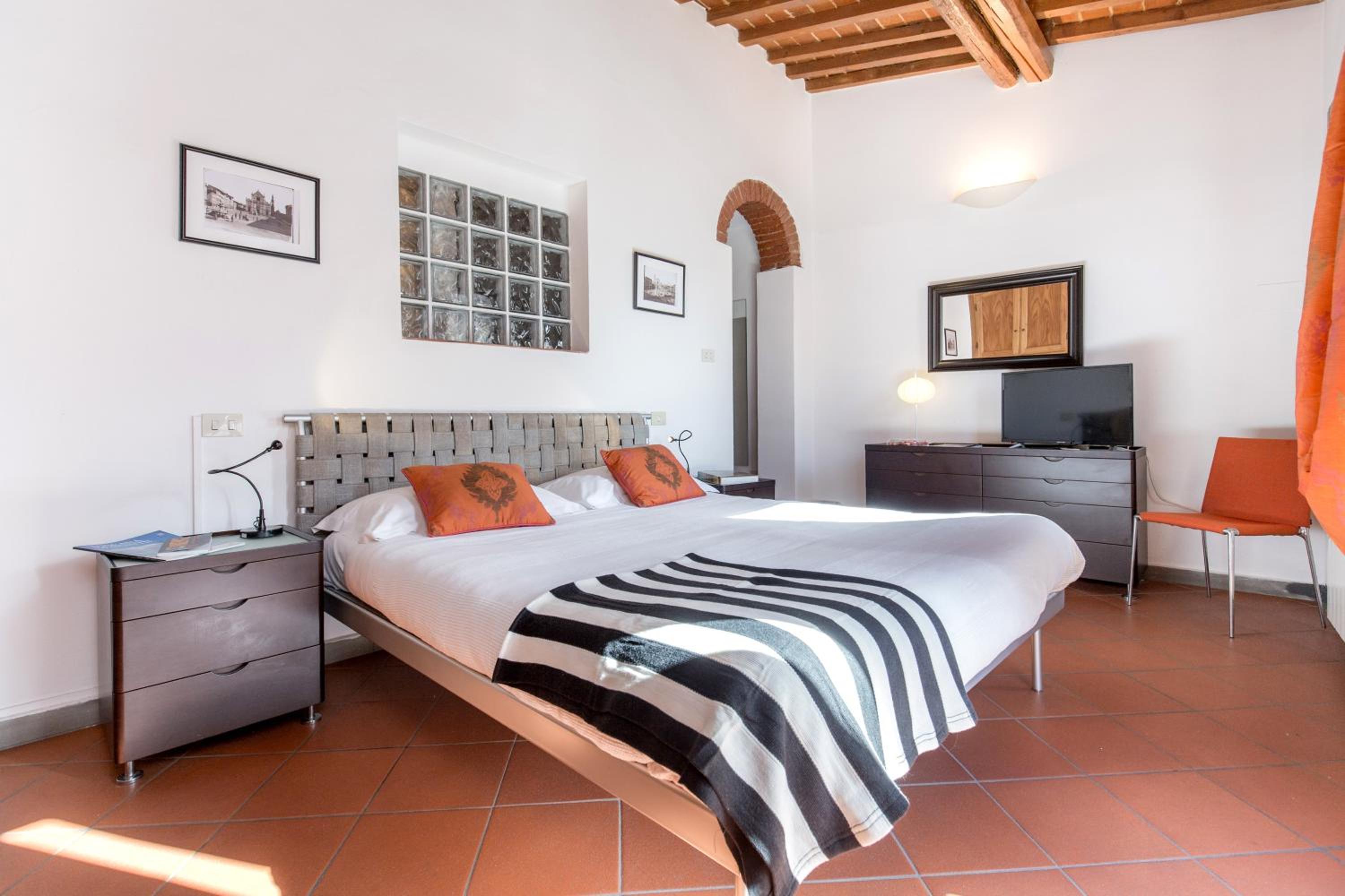 Deluxe Double Room with Balcony photo 3