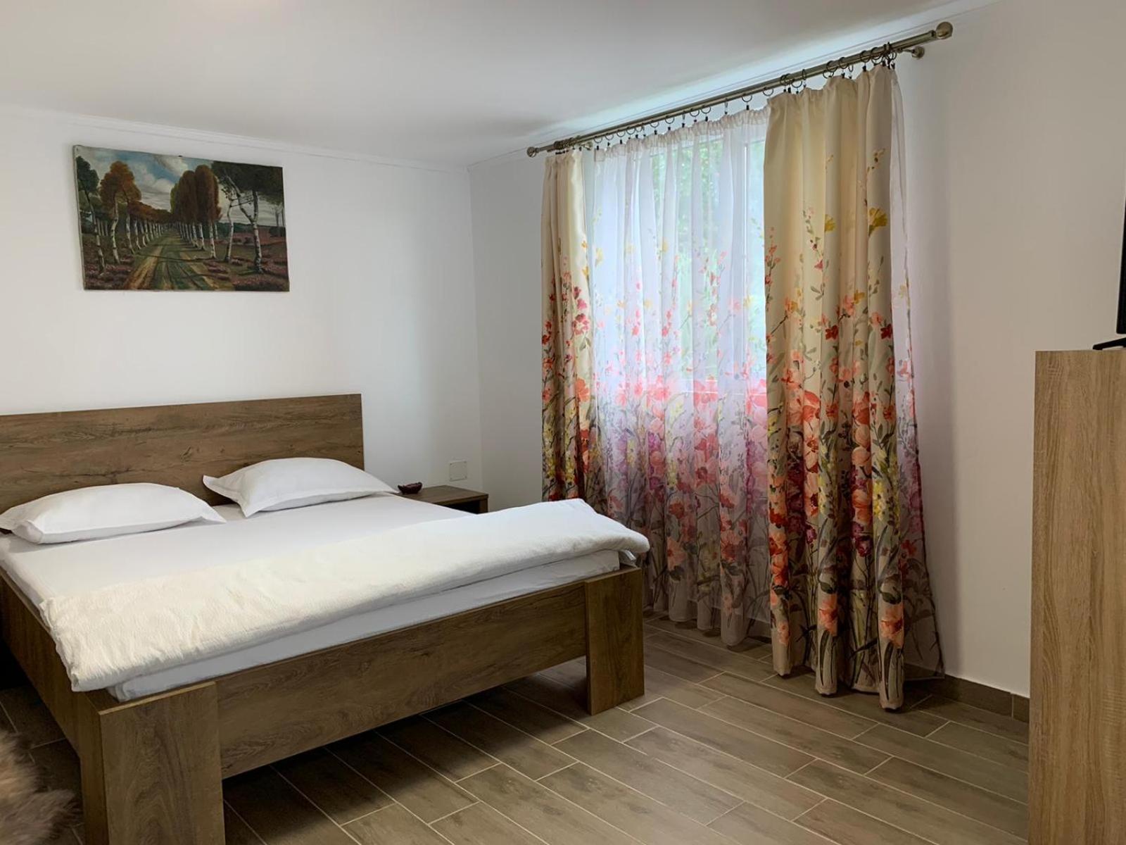Apartment with Lake View - Photo 1