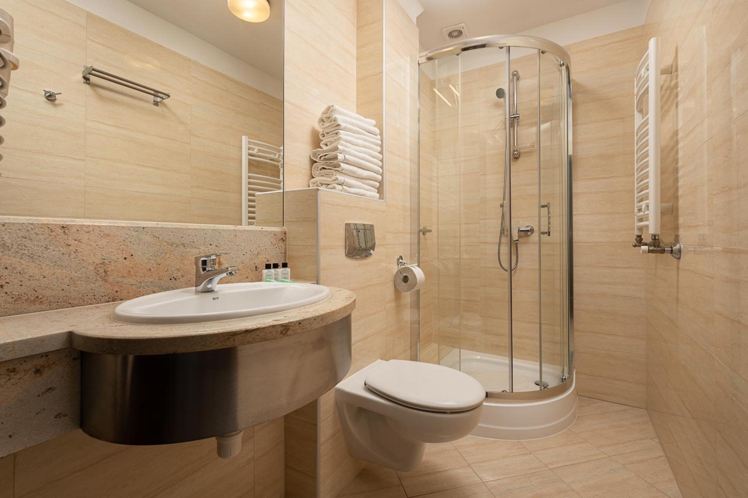 Triple Room - Photo 6
