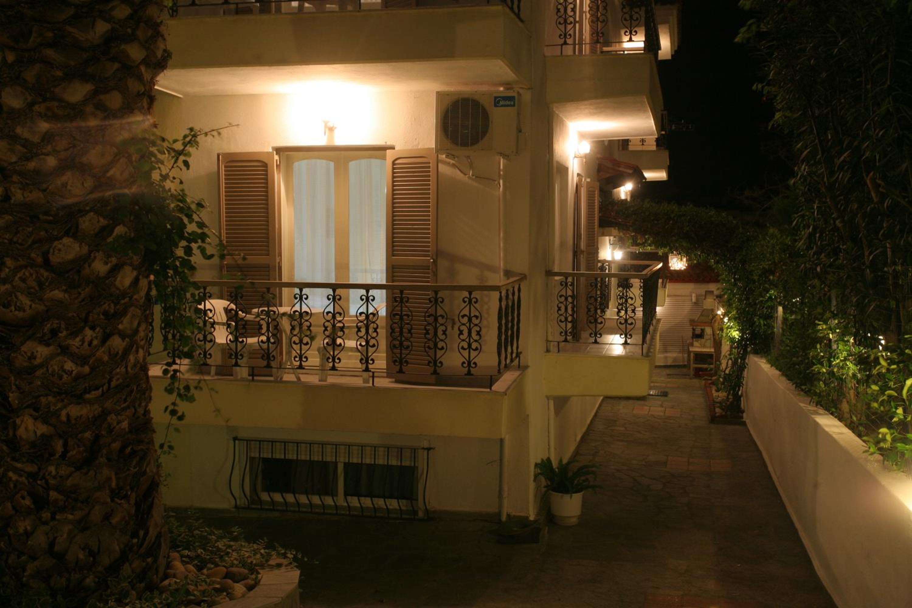 Budget Studio with Garden View photo 2