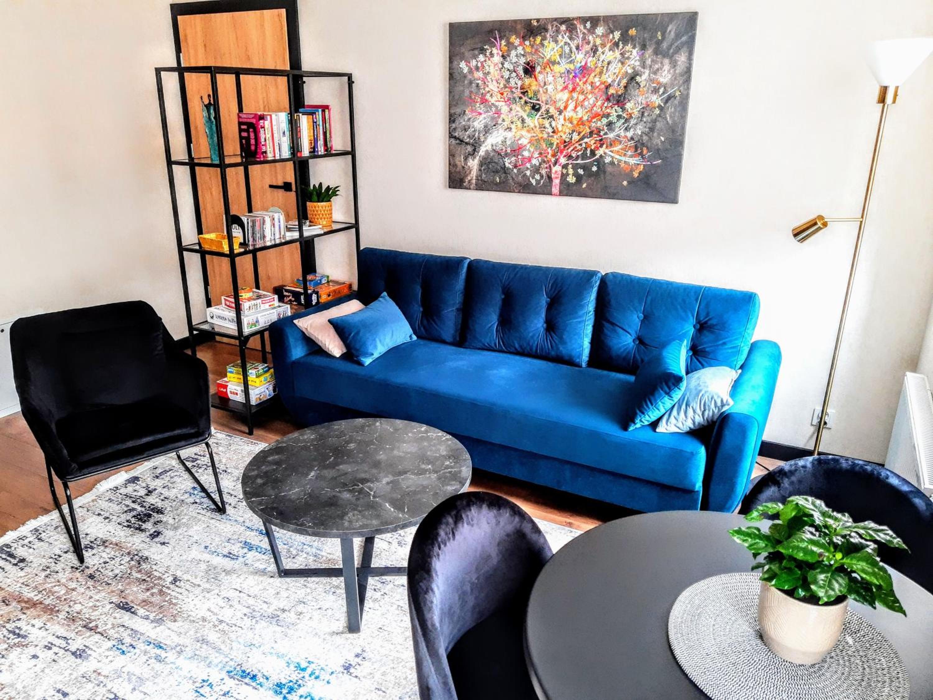 One-Bedroom Apartment - Photo 3
