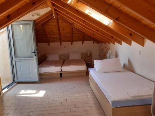 Deluxe Attic Quadruple Room with Sea View photo 2