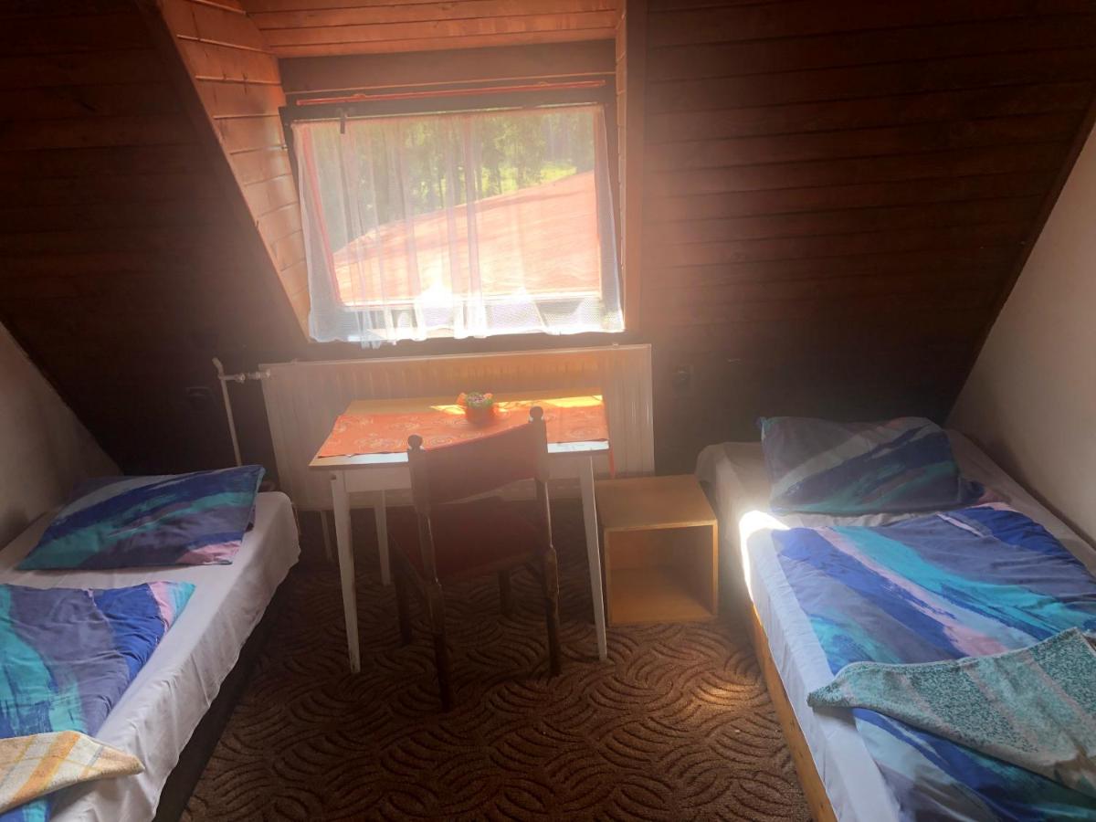 Twin Room with Shared Bathroom photo 3