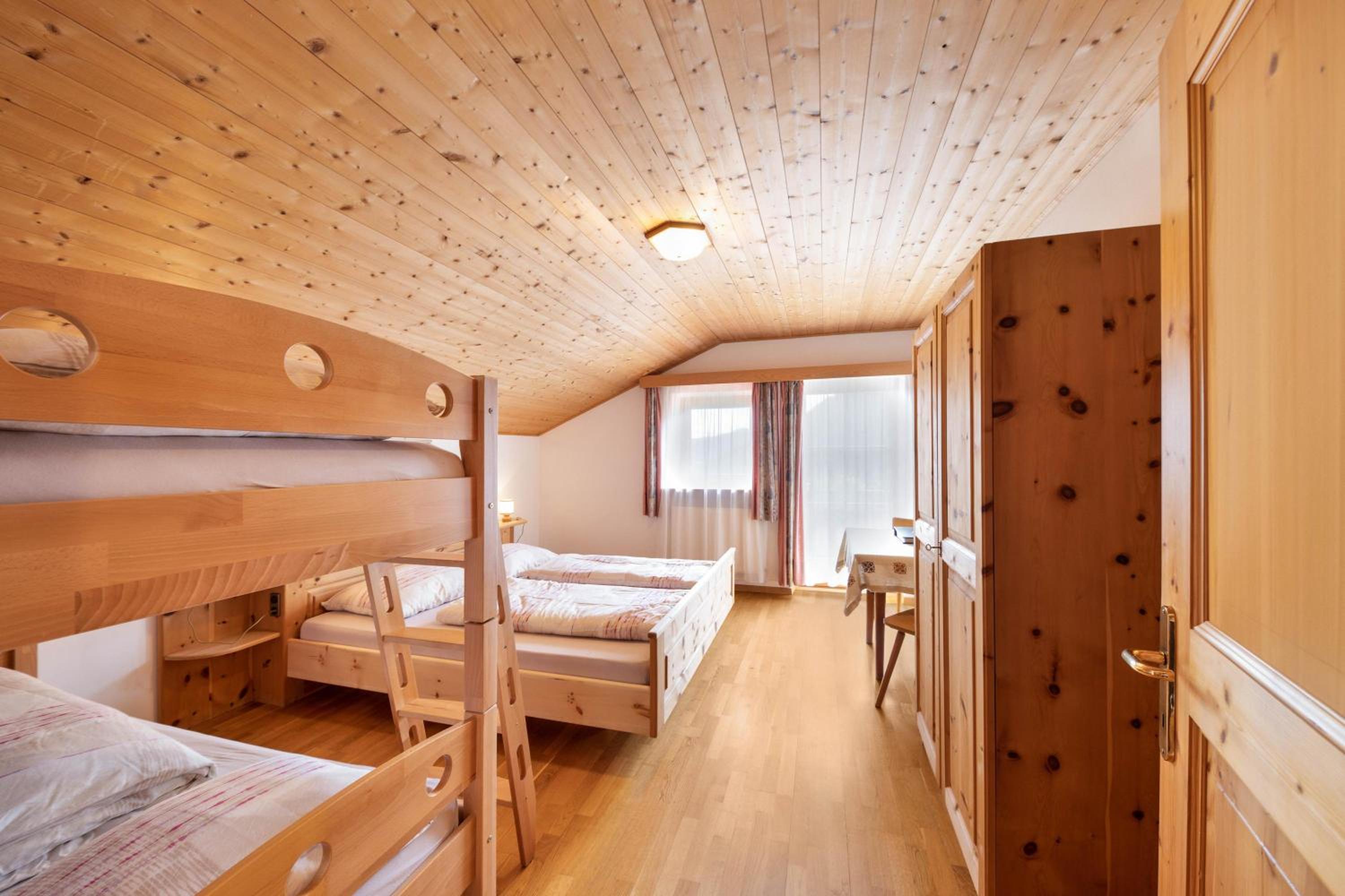 Two-Bedroom Deluxe Apartment with Balcony