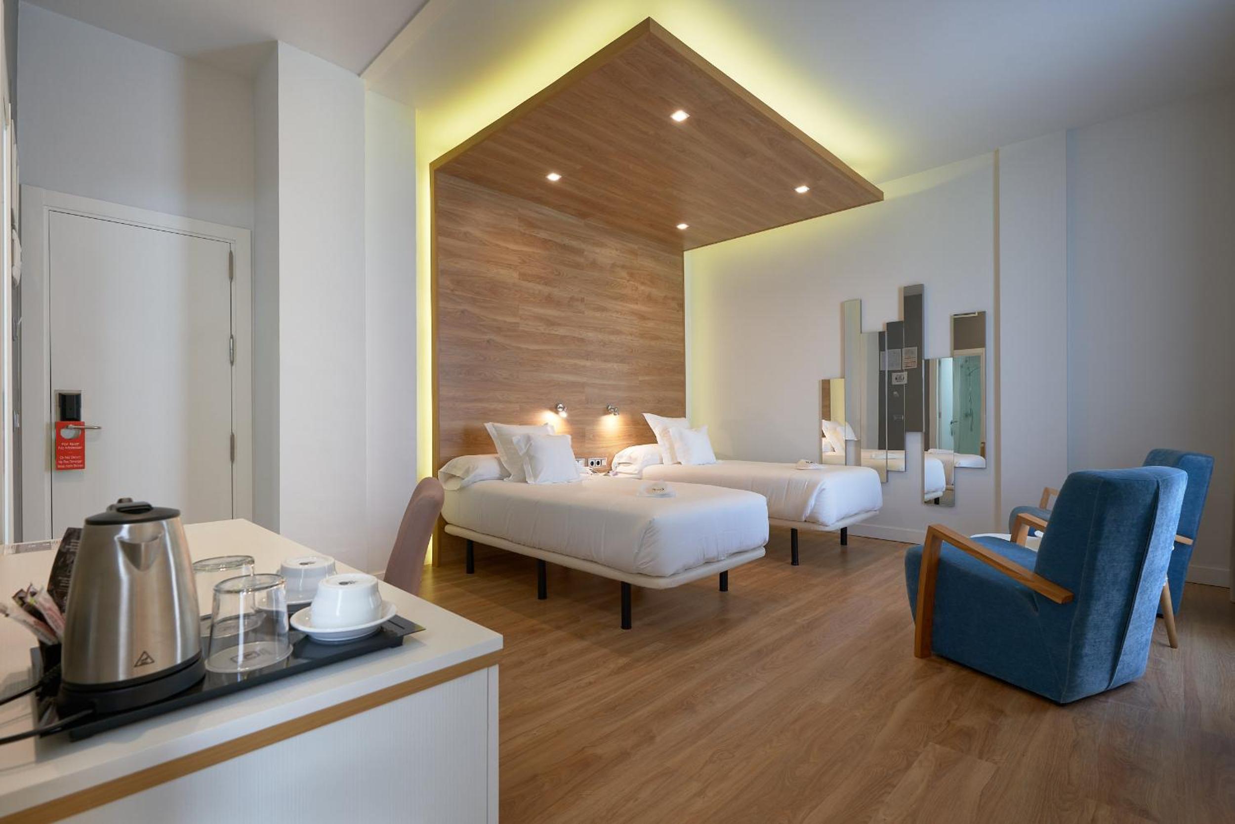 Superior Double or Twin Room - Photo 10