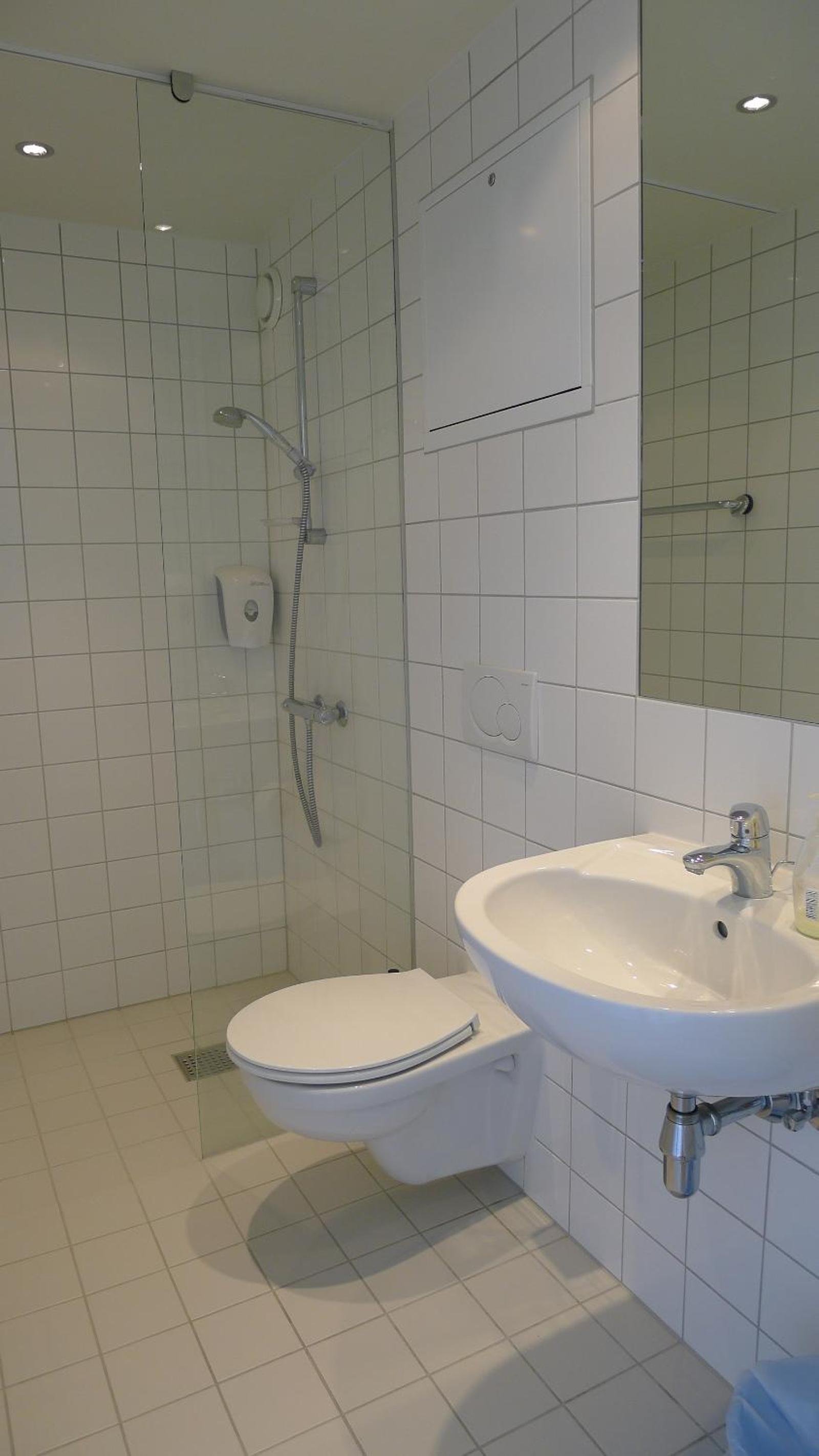 Double or Twin Room - Photo 6