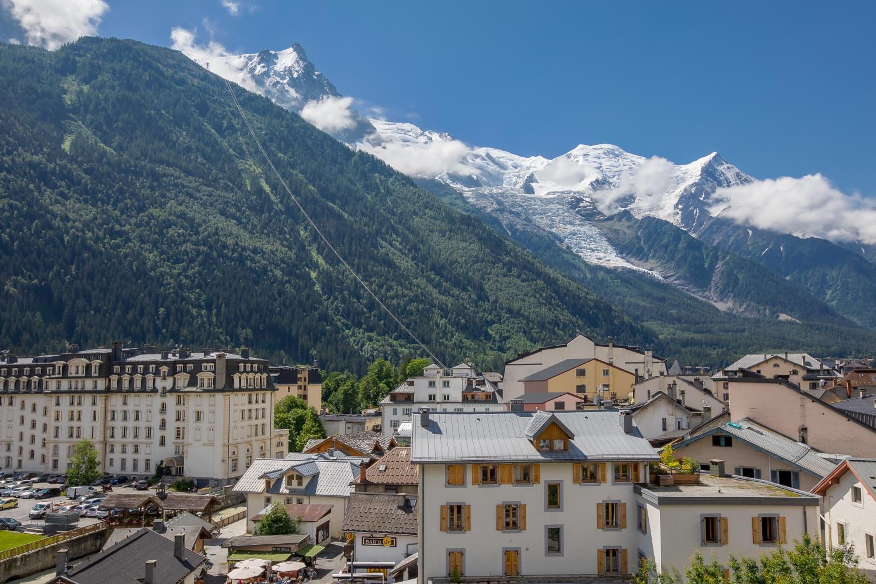 Superior Room with Balcony - Mont-Blanc Range view - Photo 7