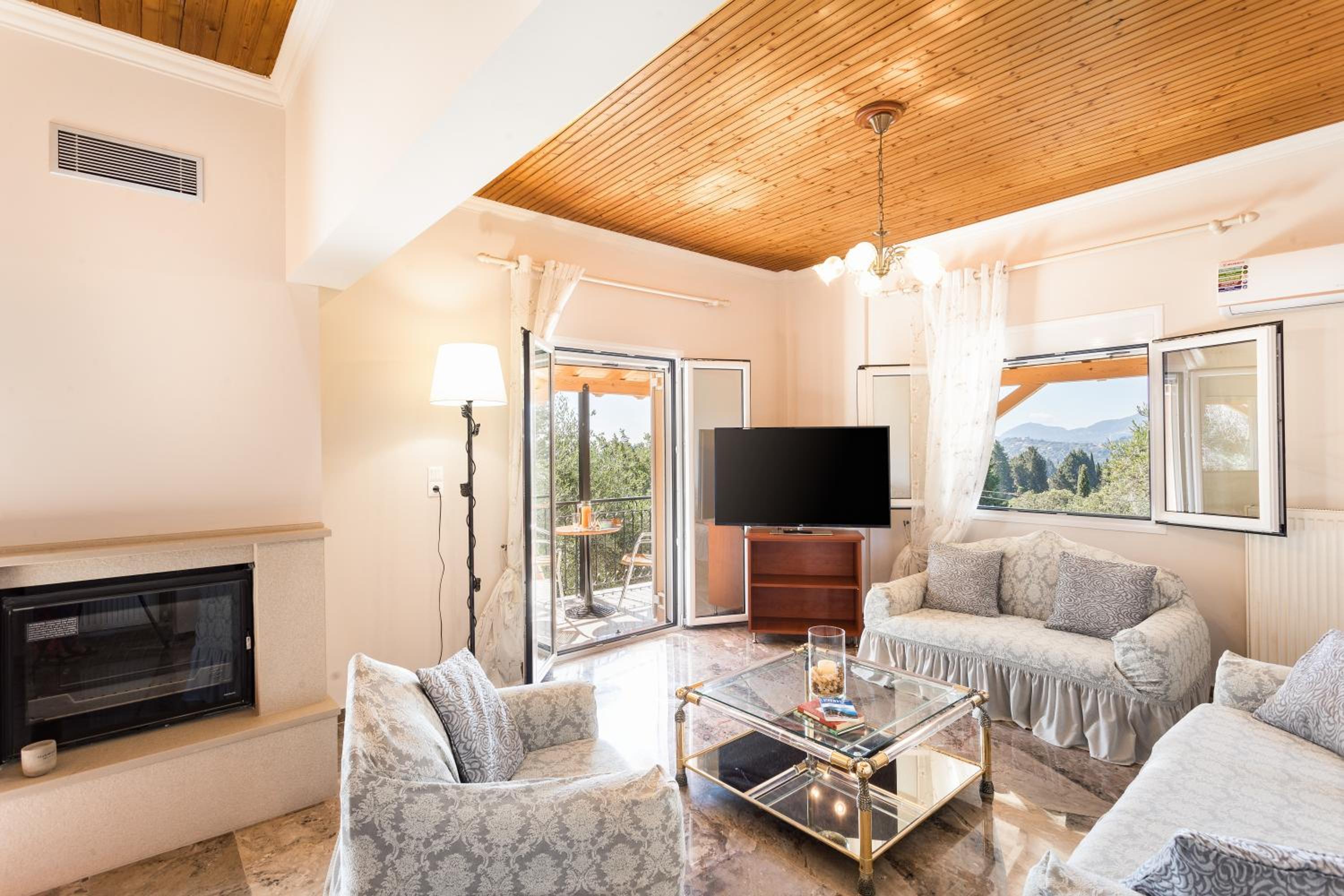 Three-Bedroom House photo 2