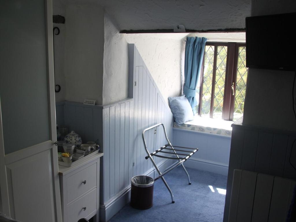 Single Room with Shower photo 3