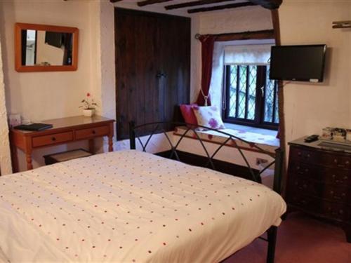 Double Room with Private Bathroom photo 2