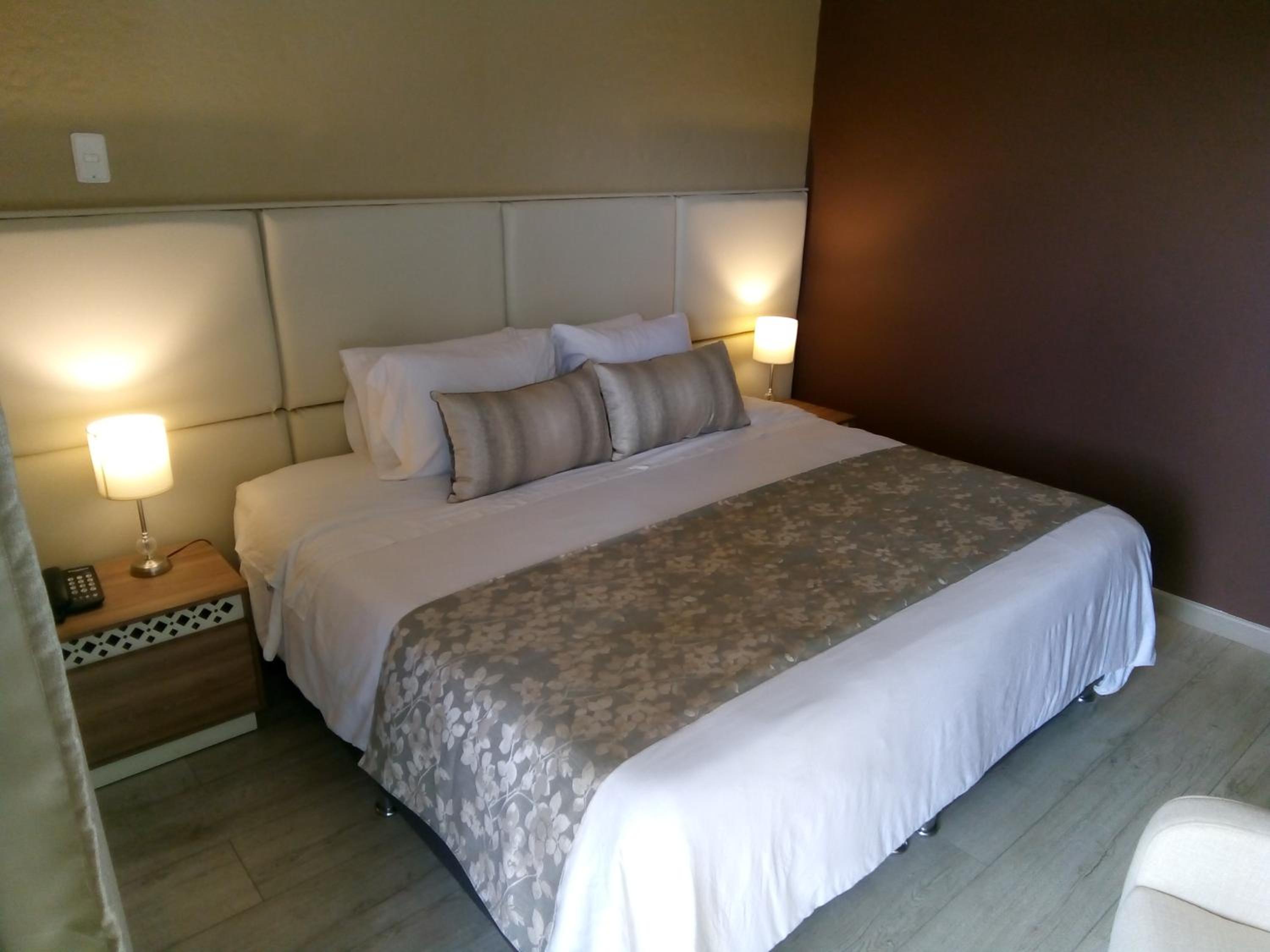 Deluxe King Room photo 3