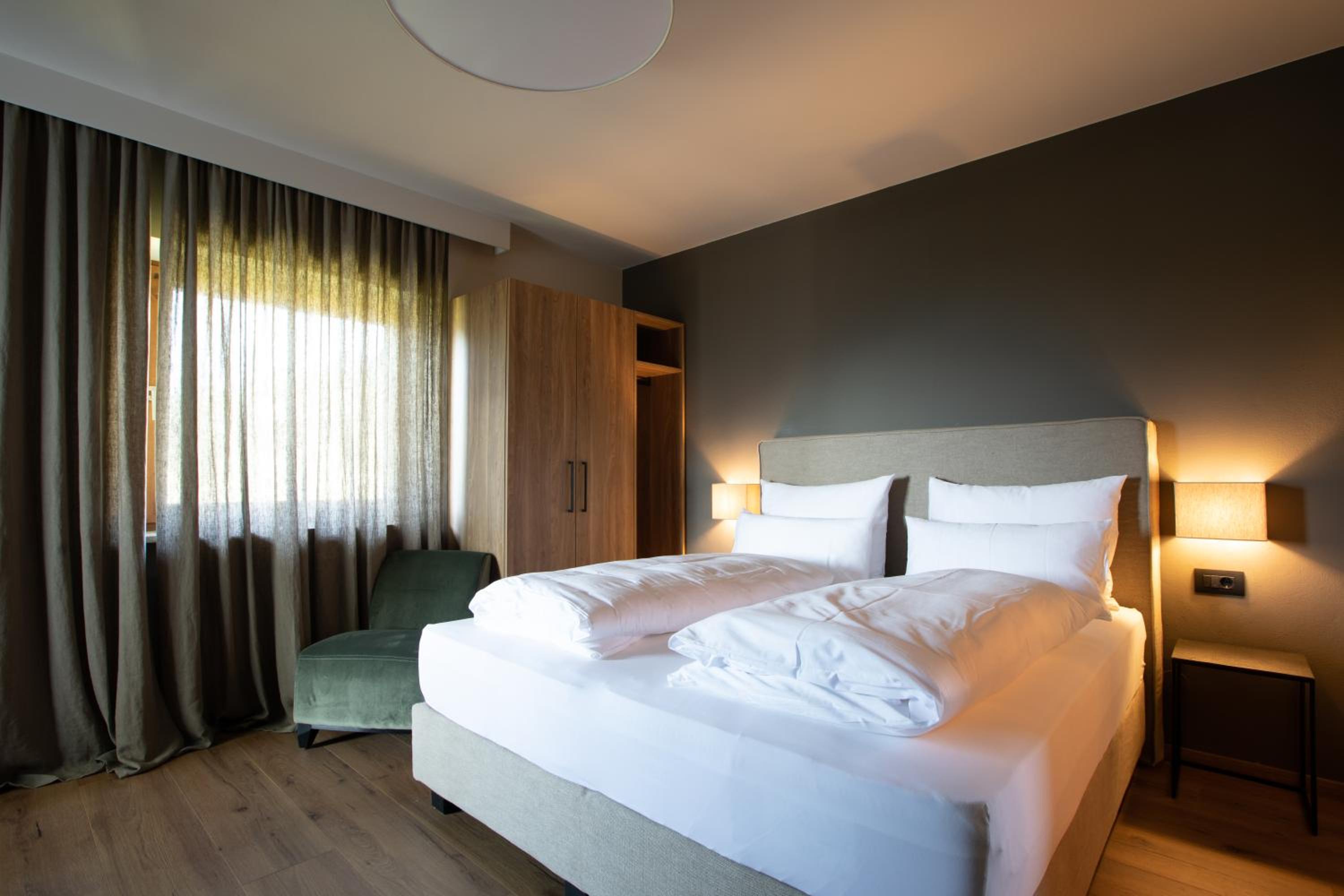 Double Room with Balcony - Photo 1