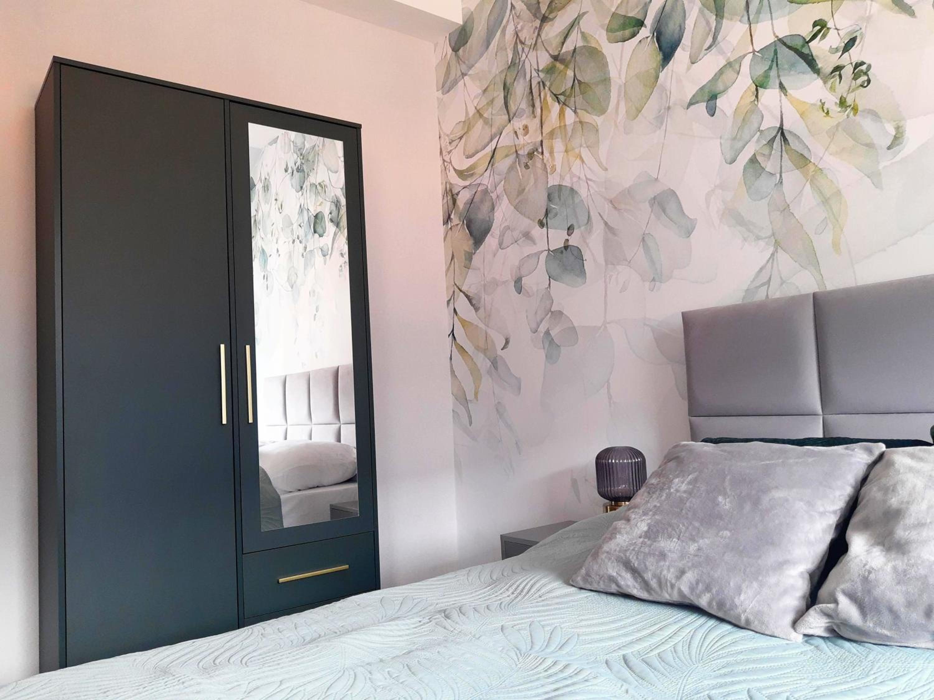 One-Bedroom Apartment - Photo 9