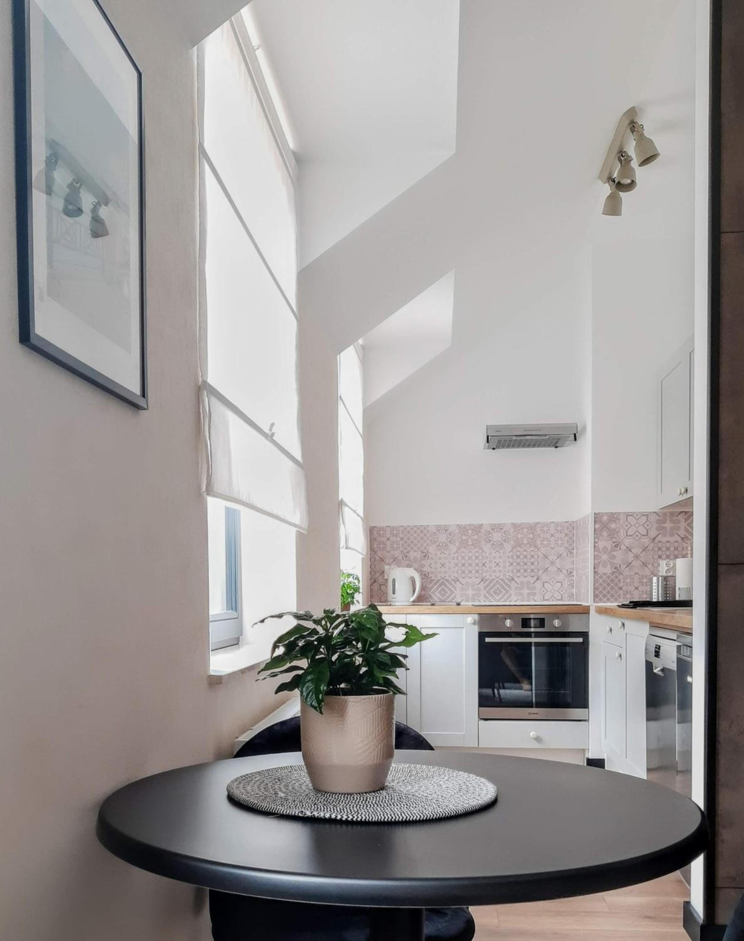 One-Bedroom Apartment - Photo 7