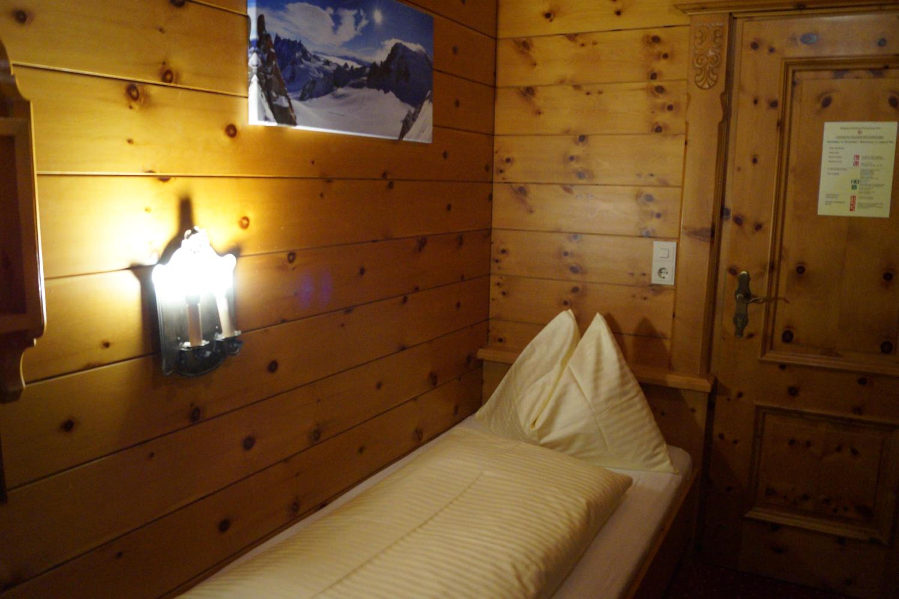 Single Room photo 2