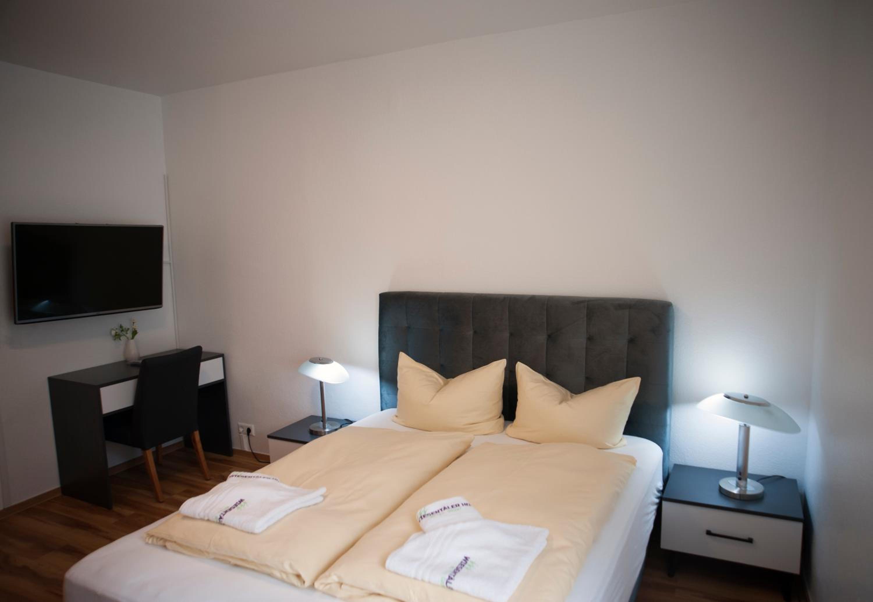 Double Room - Photo 4