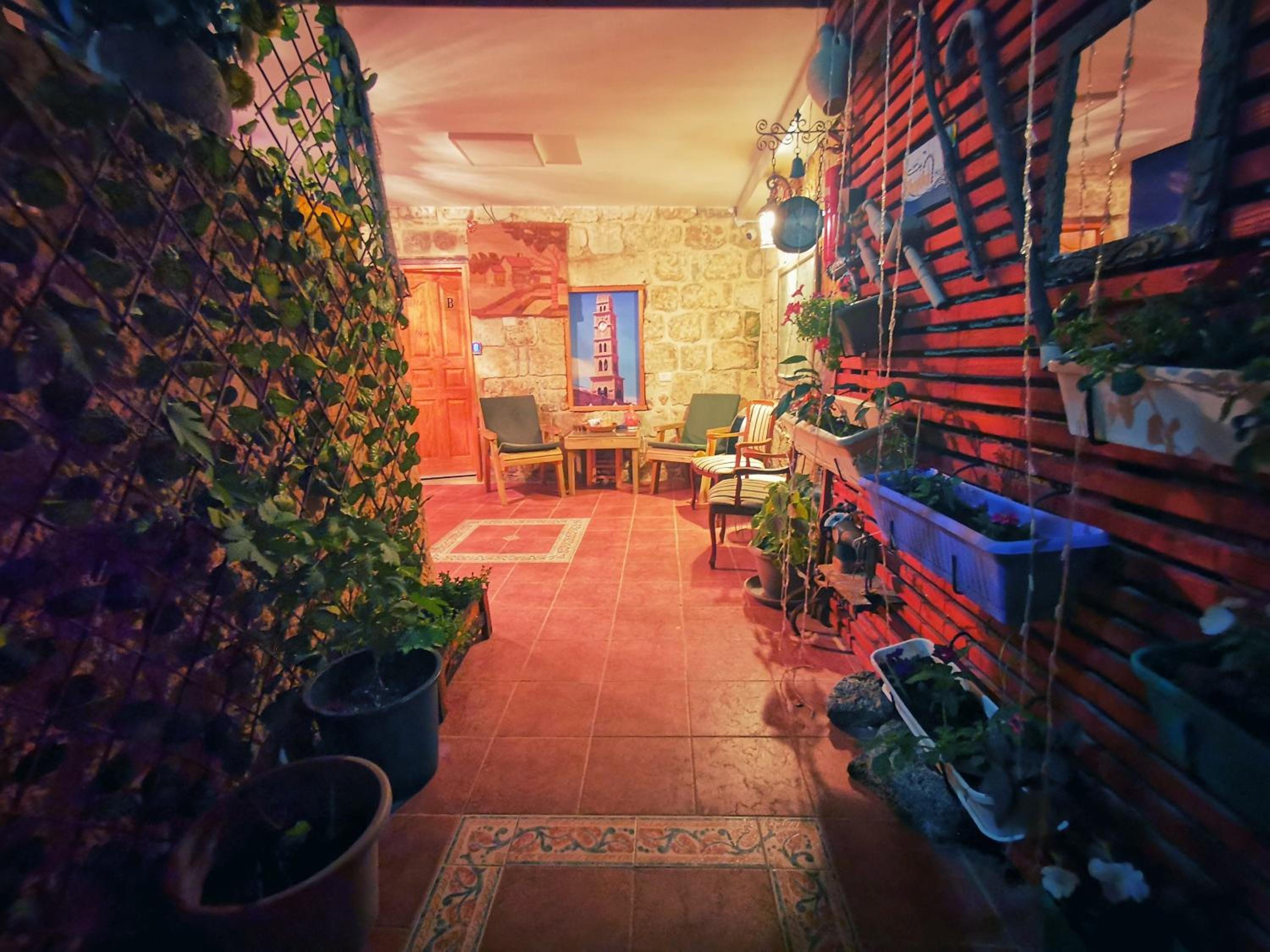 One-Bedroom House photo 1