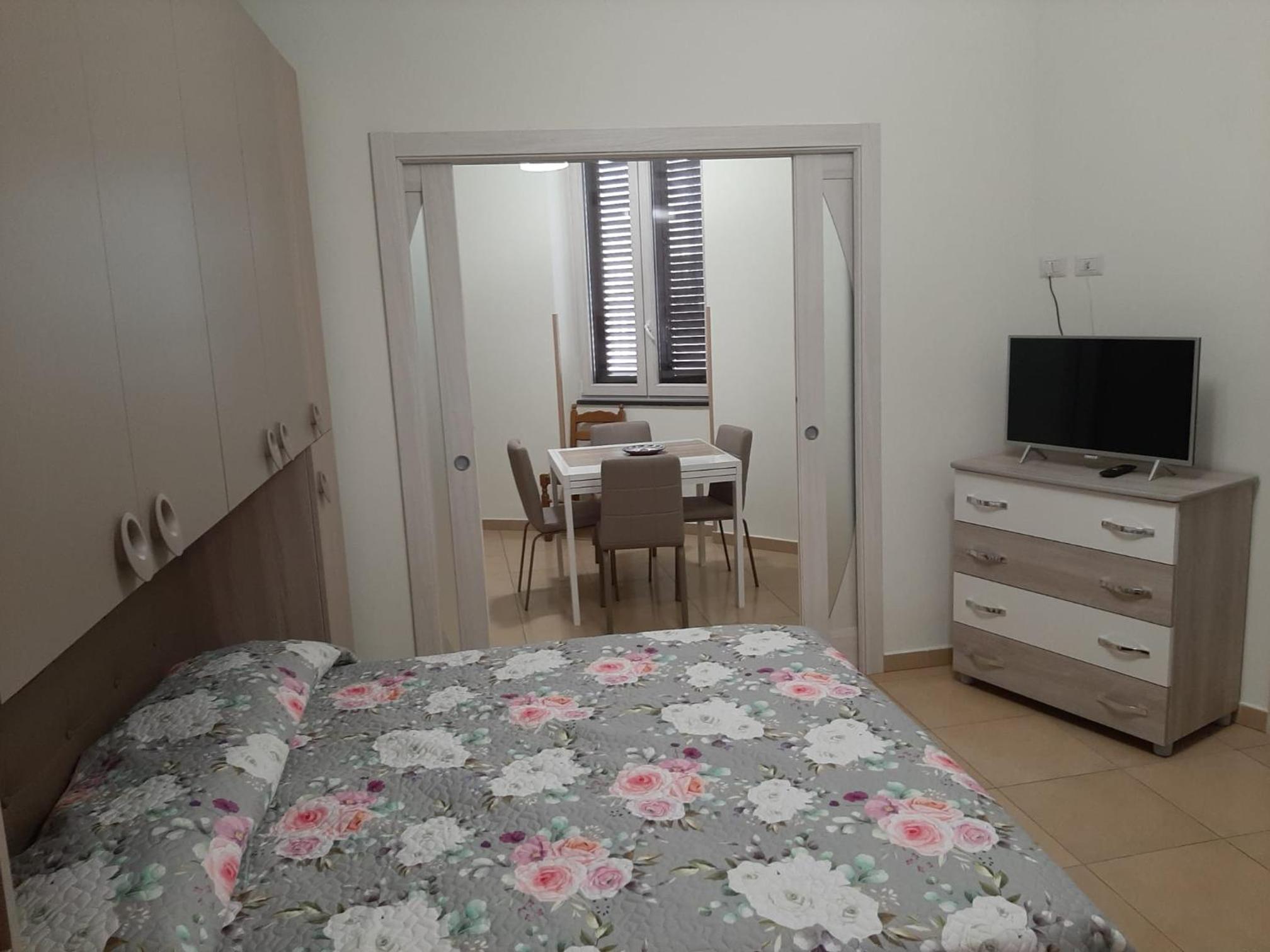 One-Bedroom Apartment - Photo 21