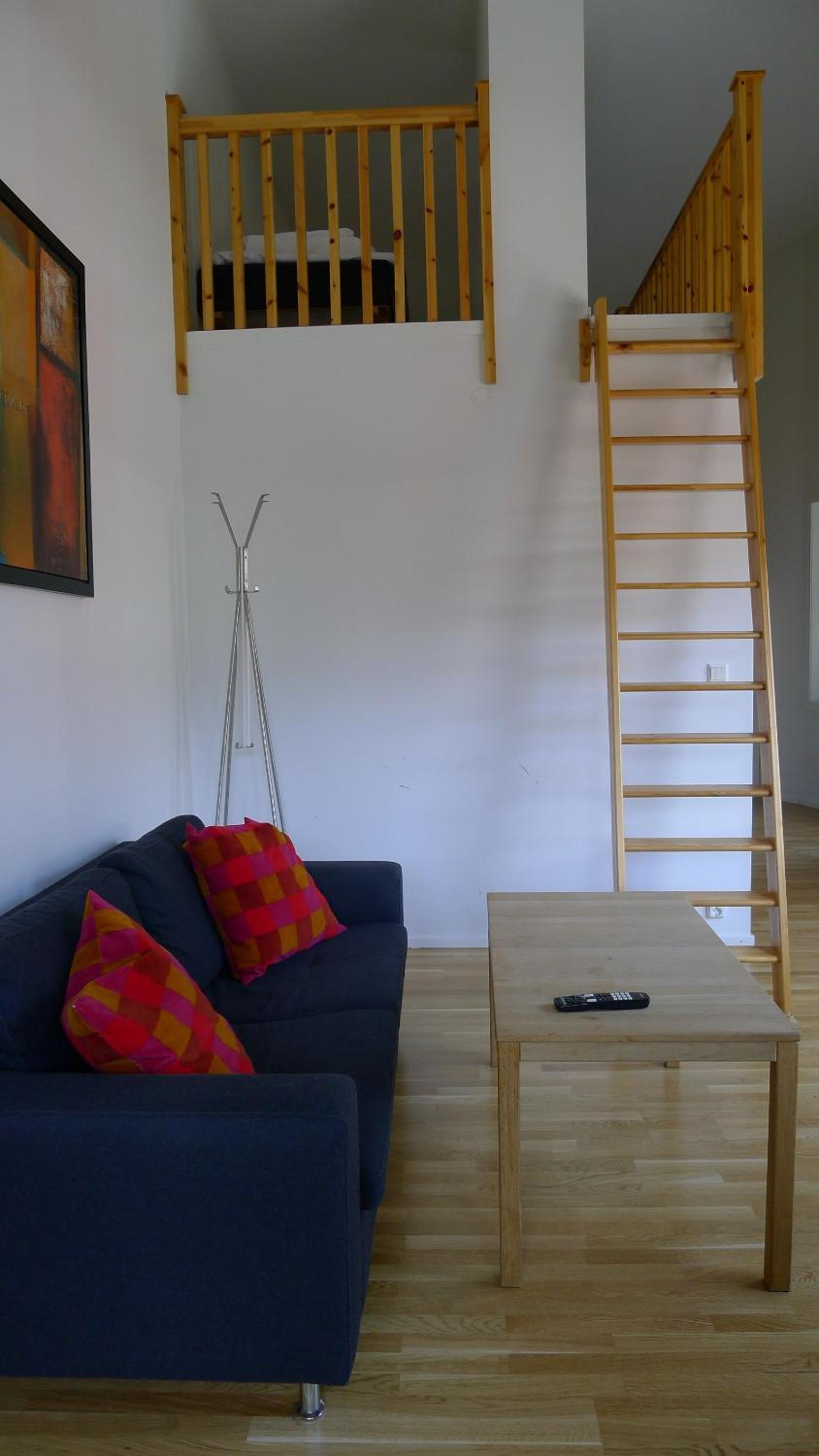 Family Room - Photo 11